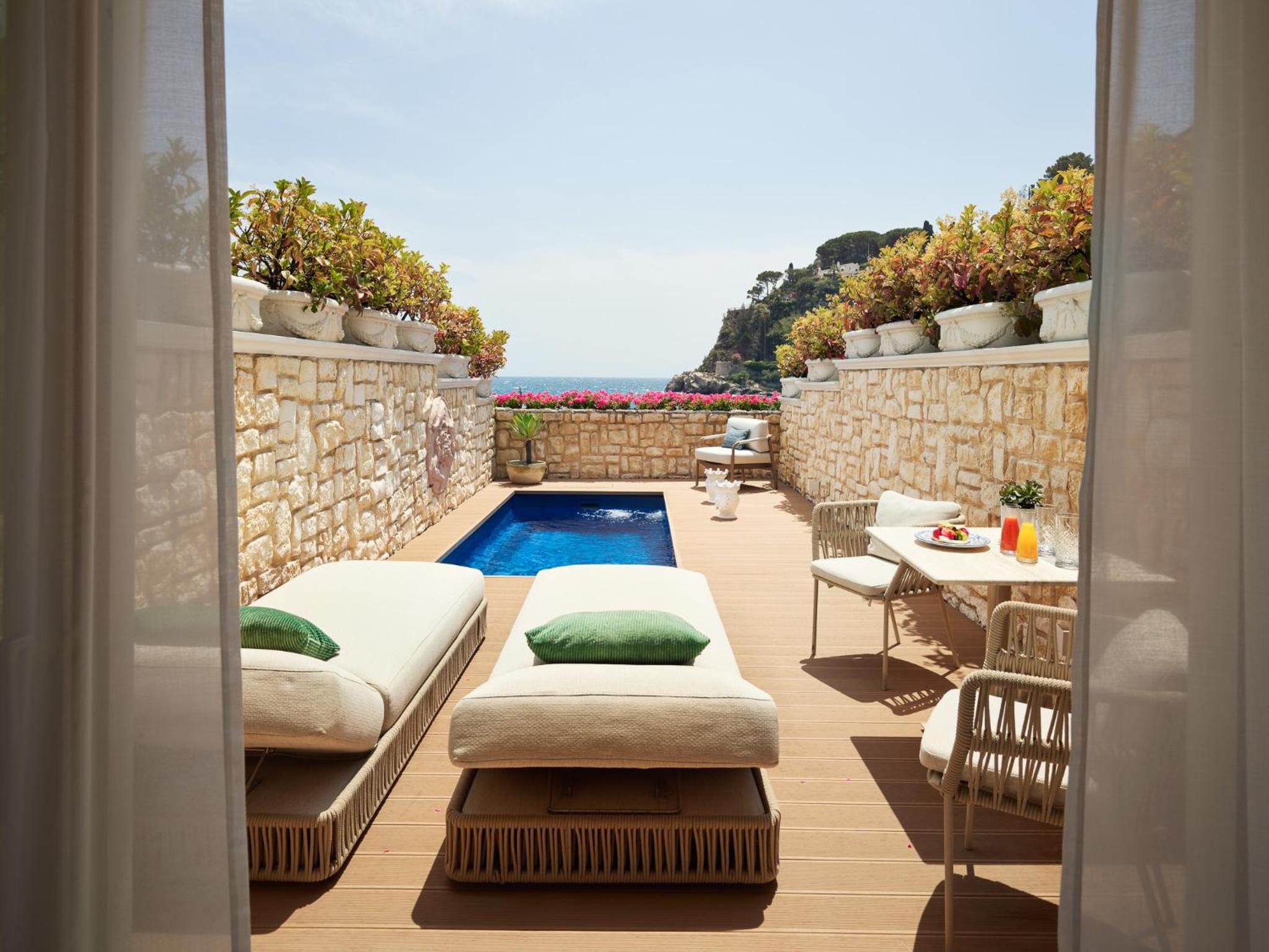 Suite With Private Pool and Sea View (3 Adults) photo 2