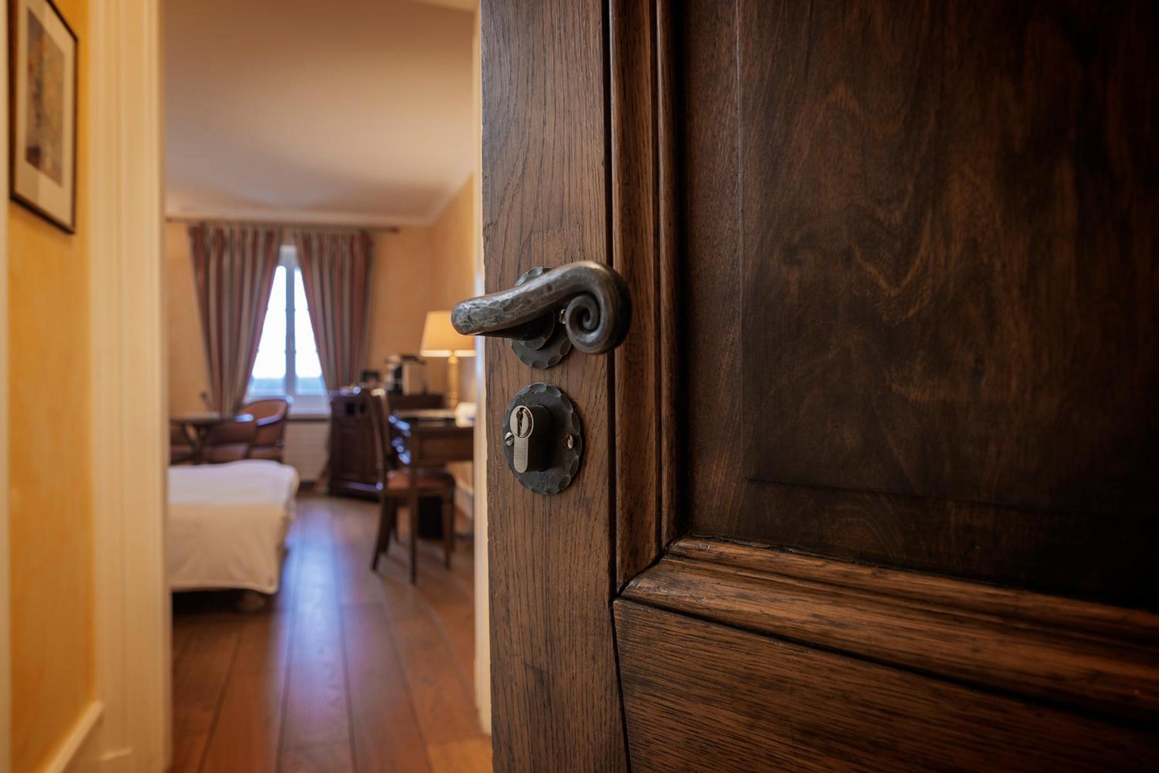 Double or Twin Room with View - Photo 3