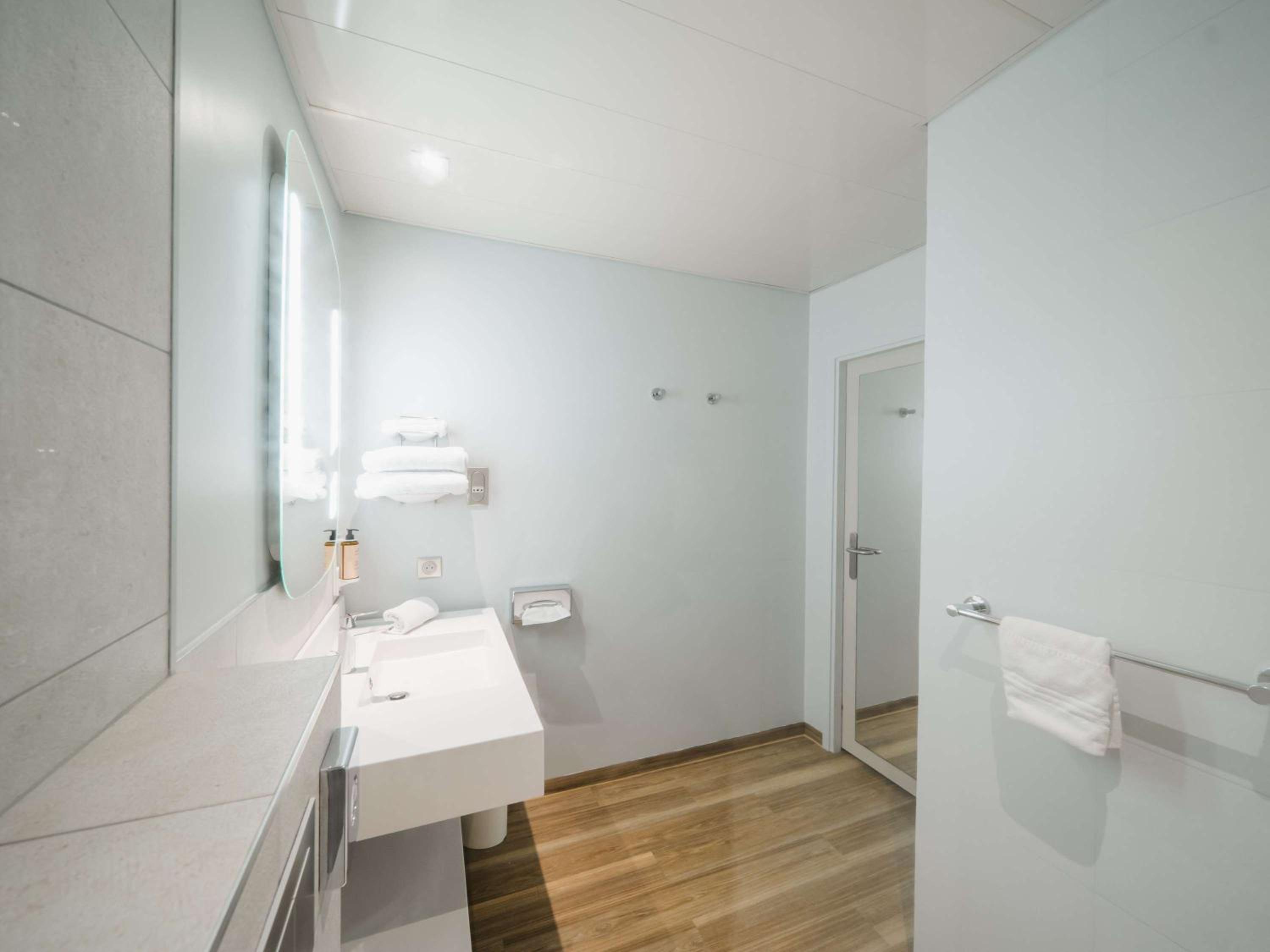 Classic Double Room with Two Double Beds - Photo 2
