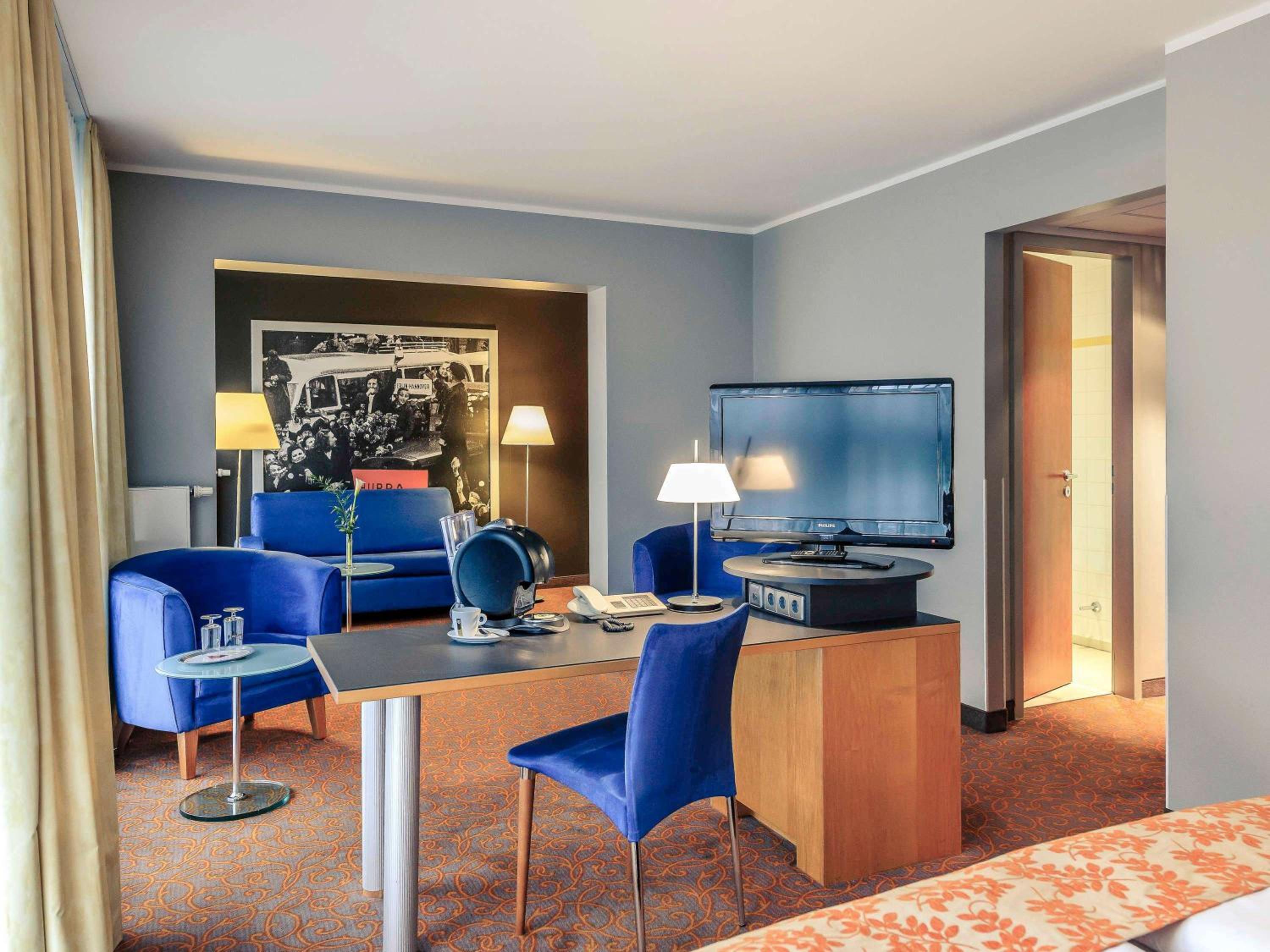 Superior Suite with One Double Bed and One Sofa Bed thumbnail 5