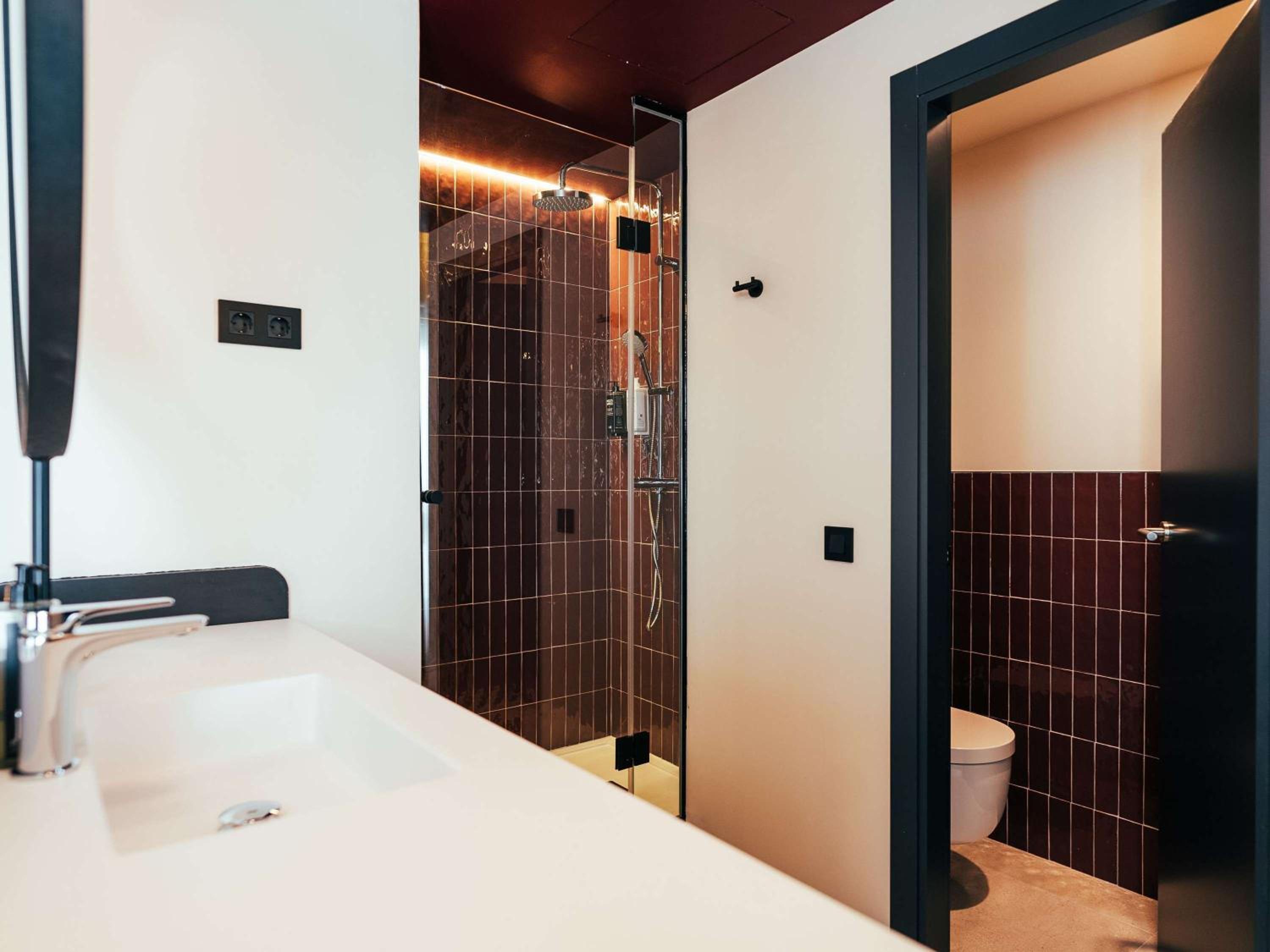 Premium Room thumbnail 6