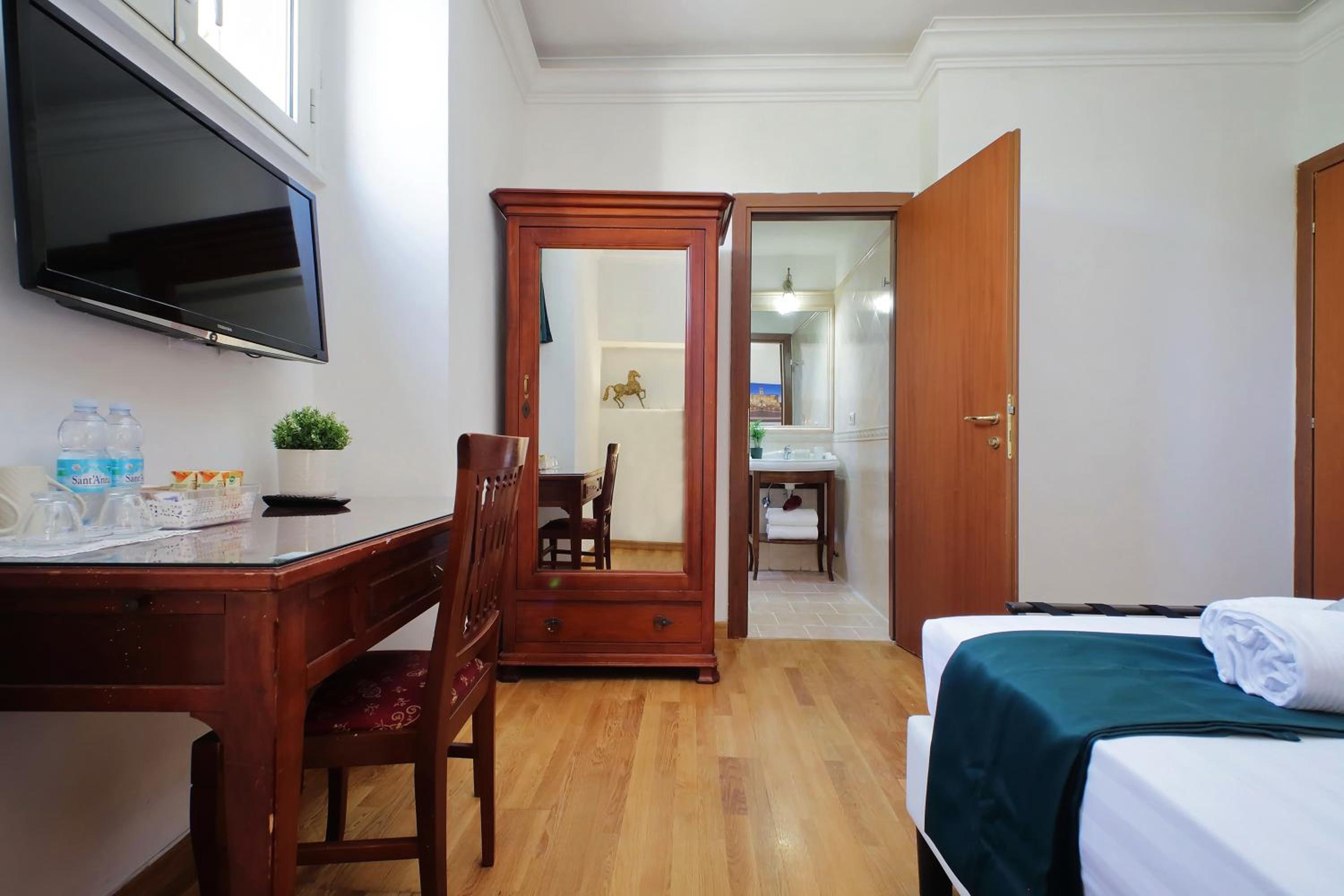 Double Room photo 3