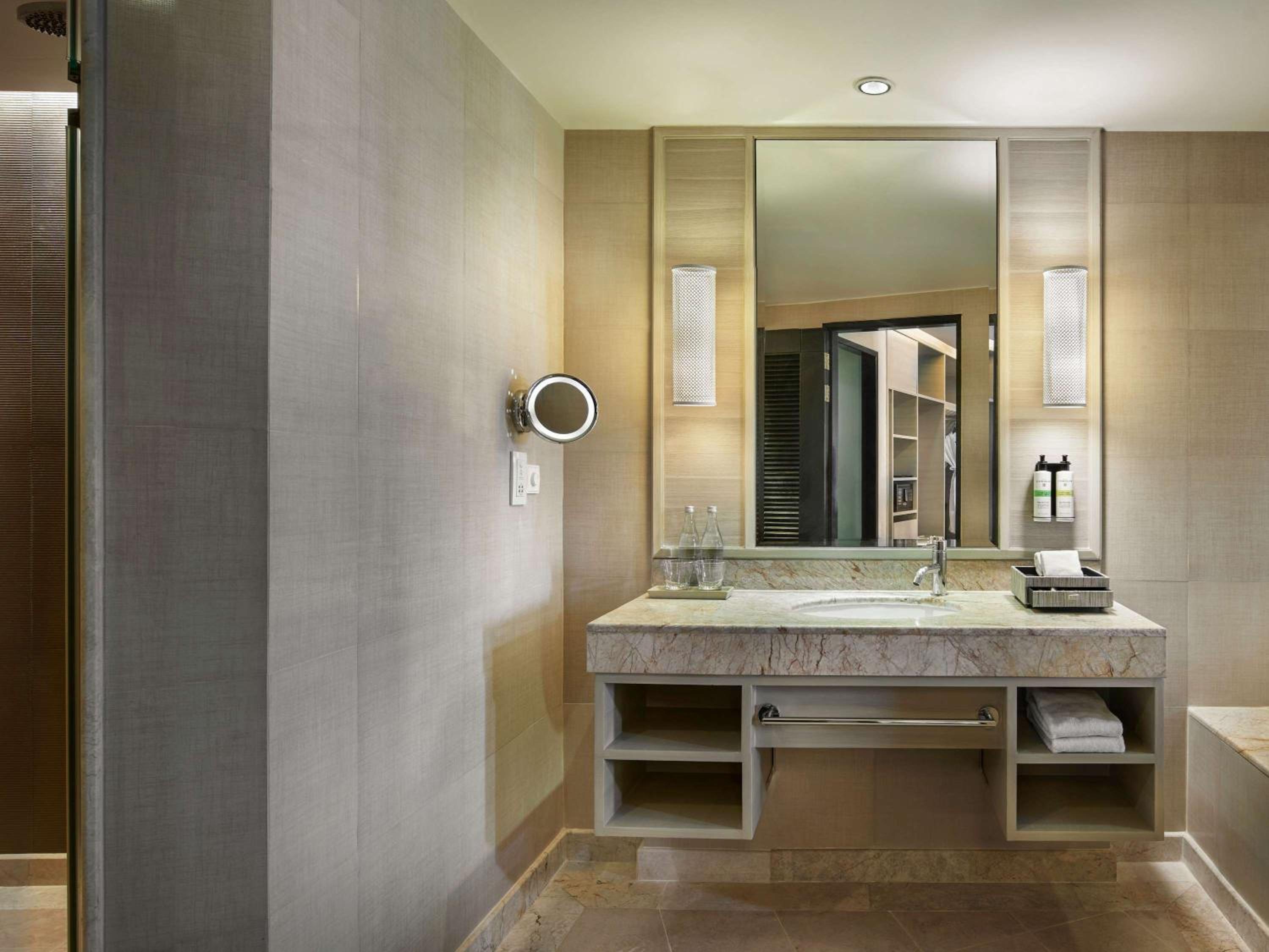 Junior Suite Family with King Bed and Bunk Bed - Photo 6