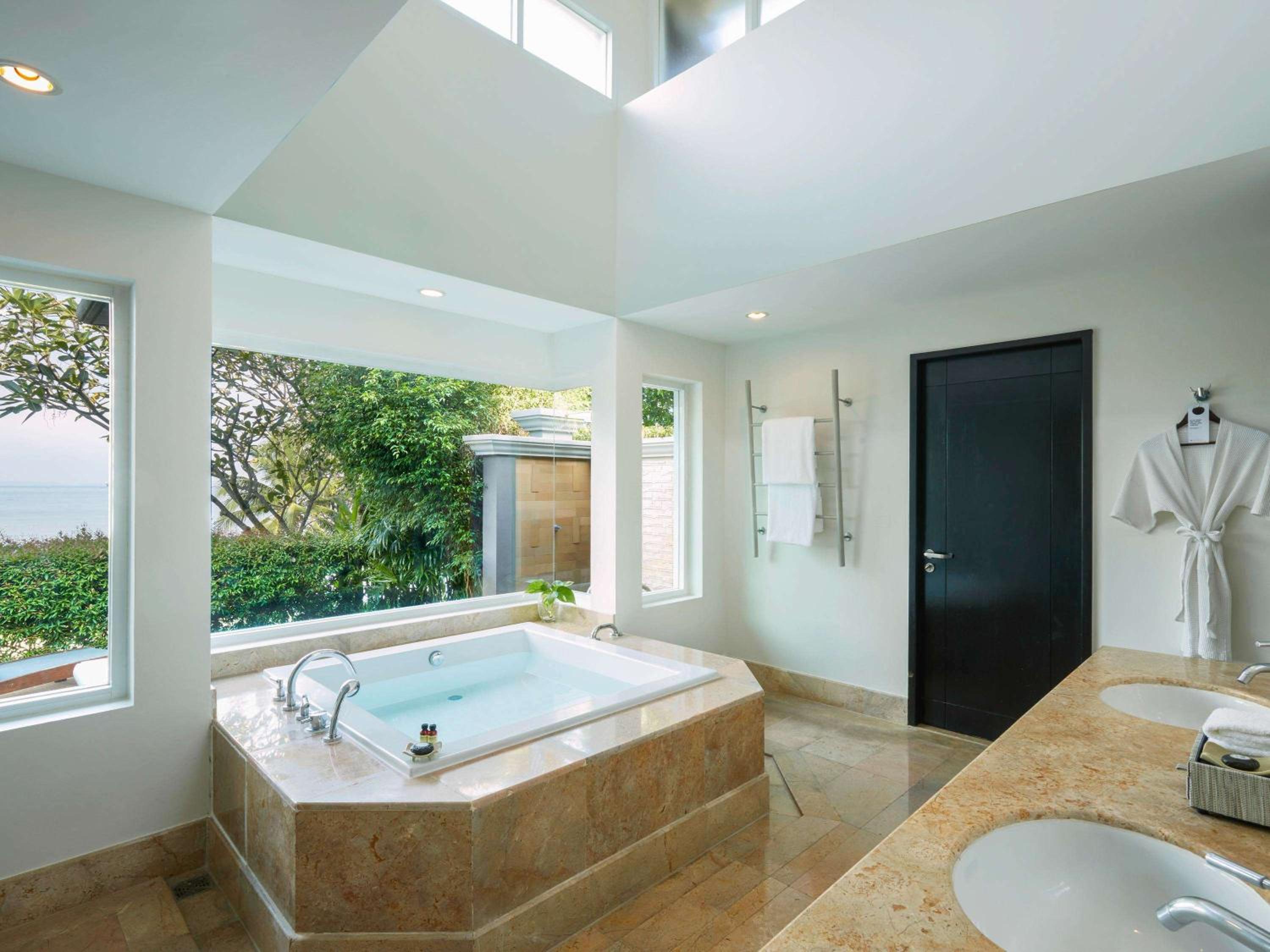 Pool Villa Sea View, 1 King Bed, Island’s Most Stunning Sunrise - Photo 9