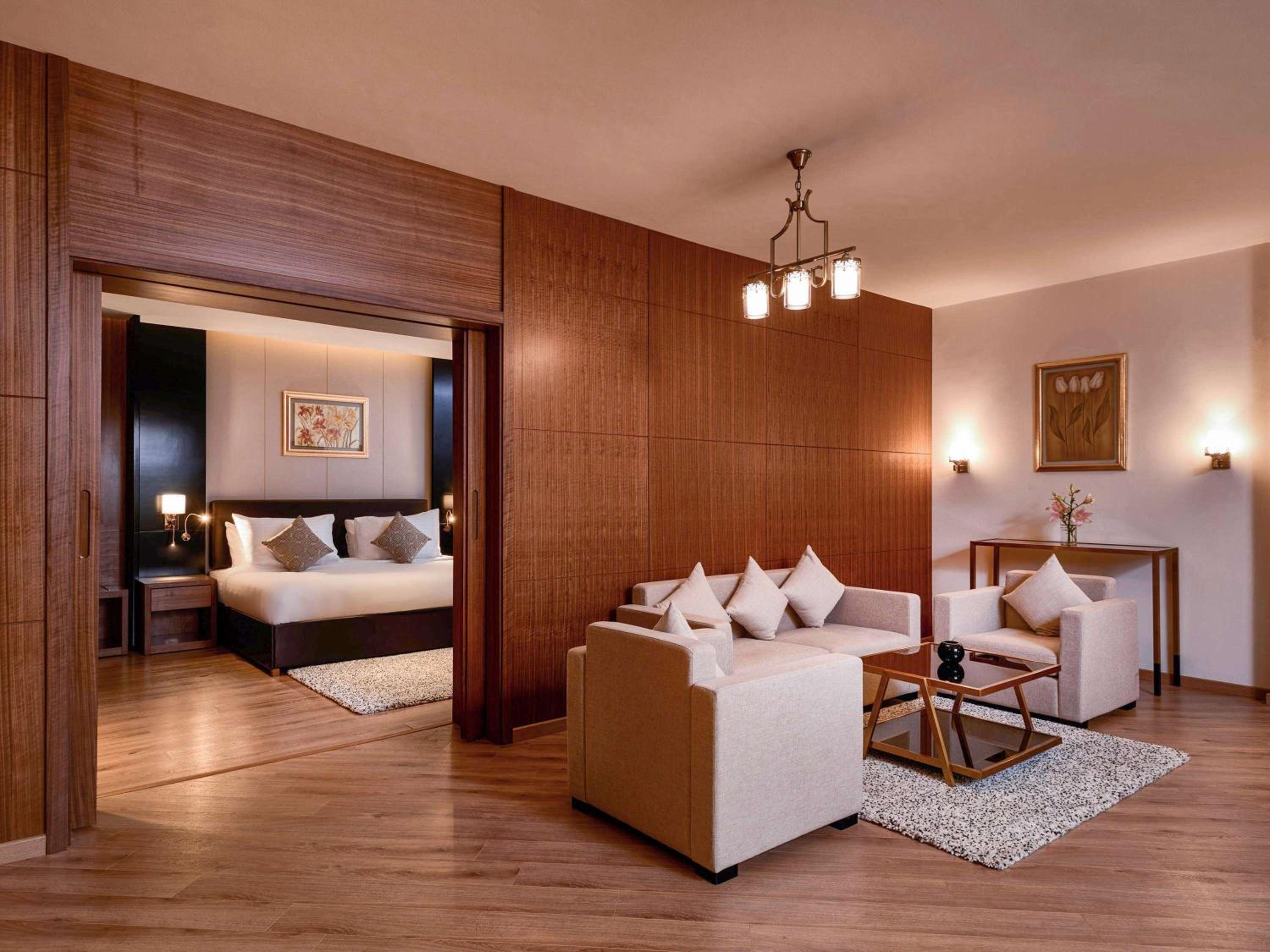 Executive Suite thumbnail 5
