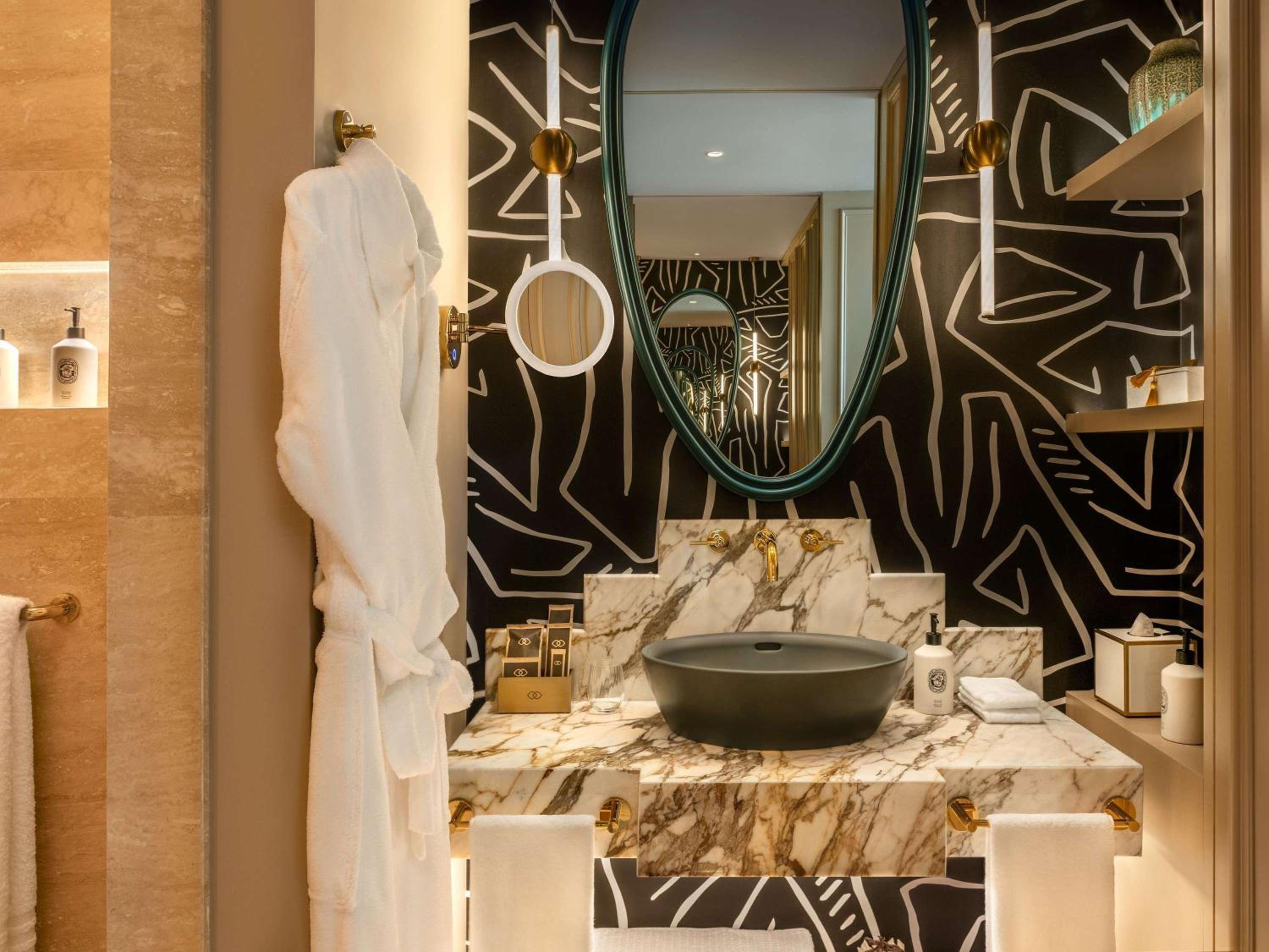 Luxury Twin Room photo 3