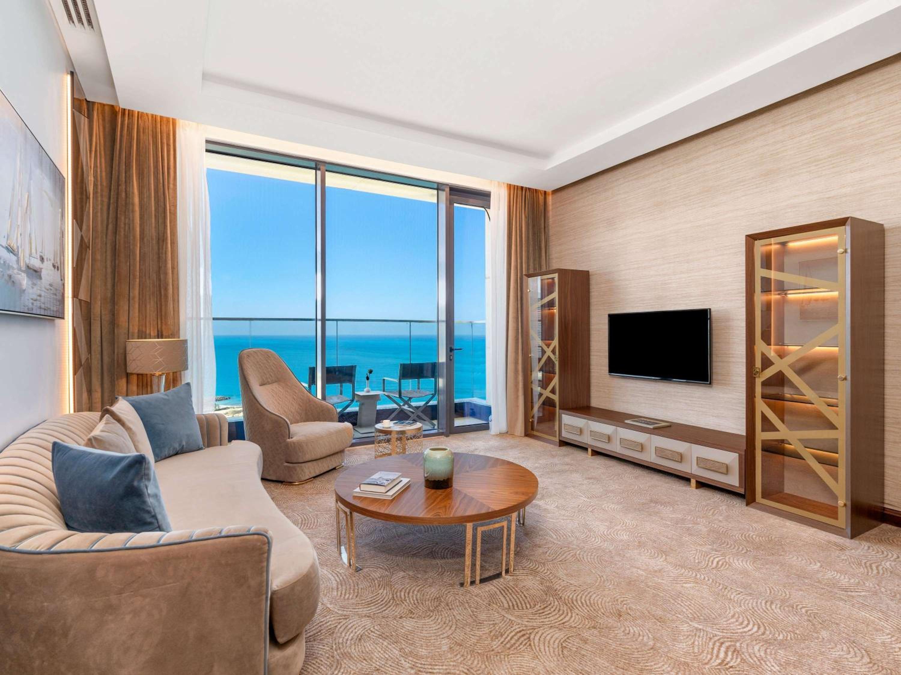 Deluxe Suite - Photo 6