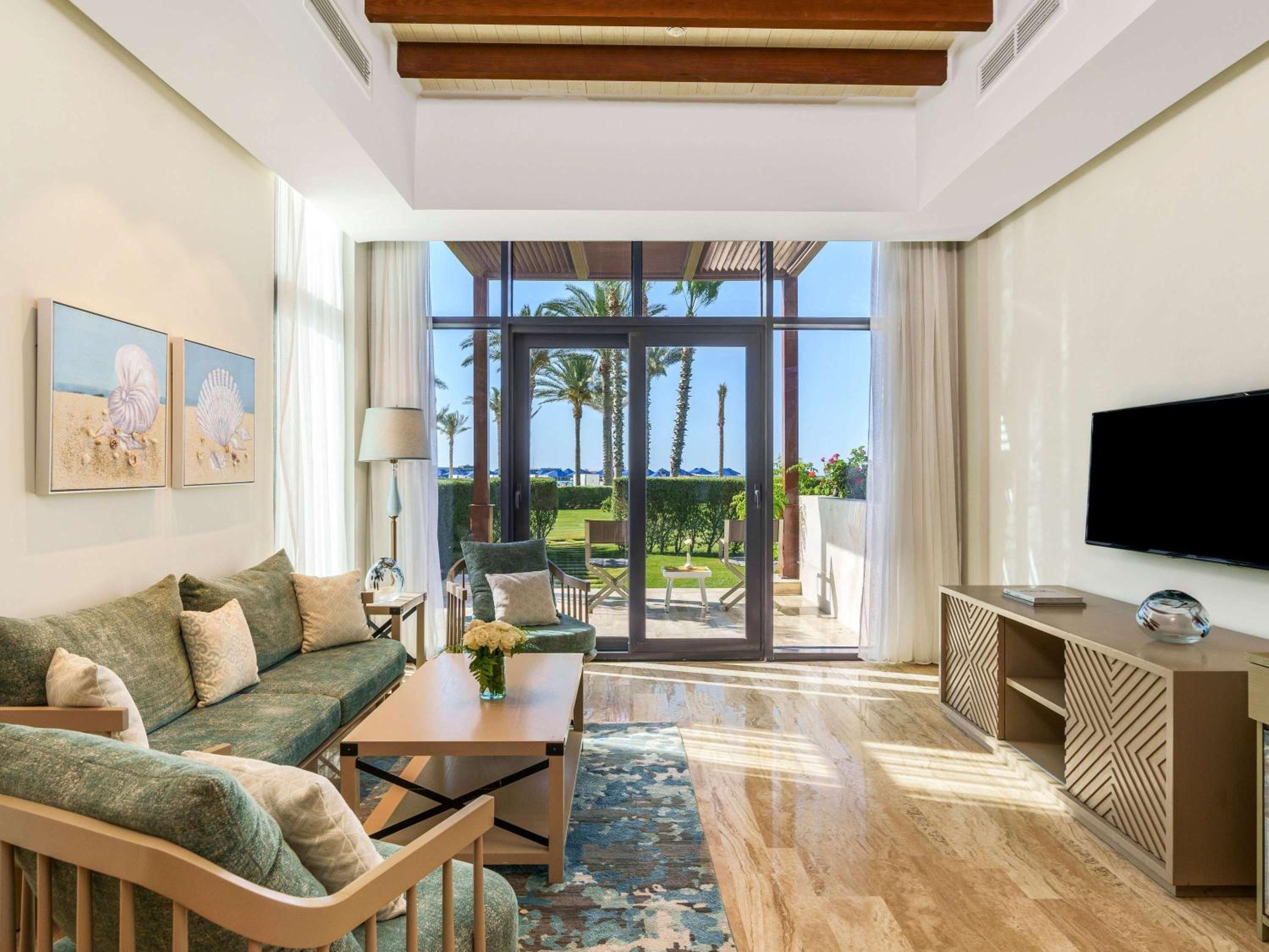 Premium Suite Panoramic View - Photo 1