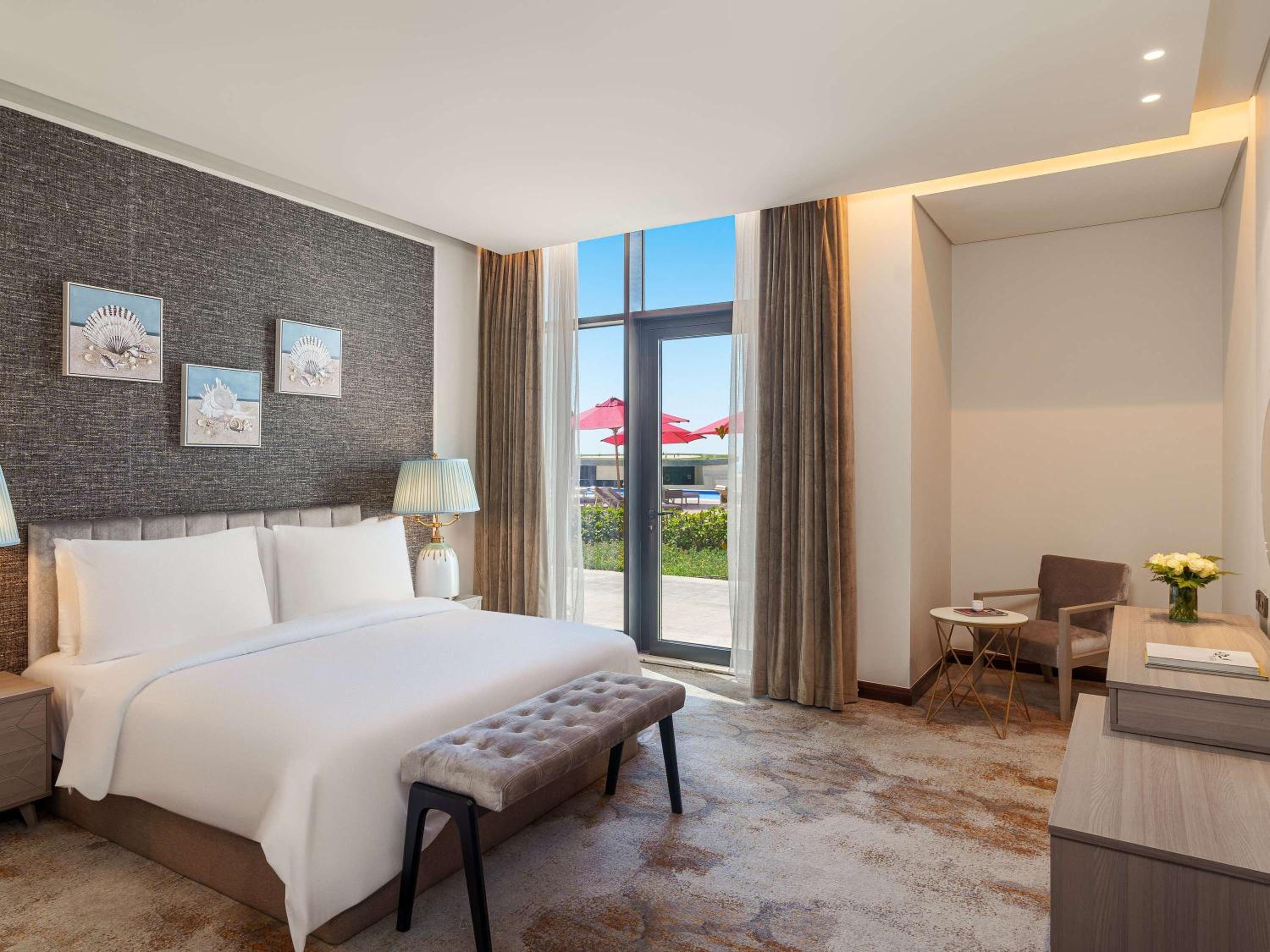 Junior Suite with Pool Access