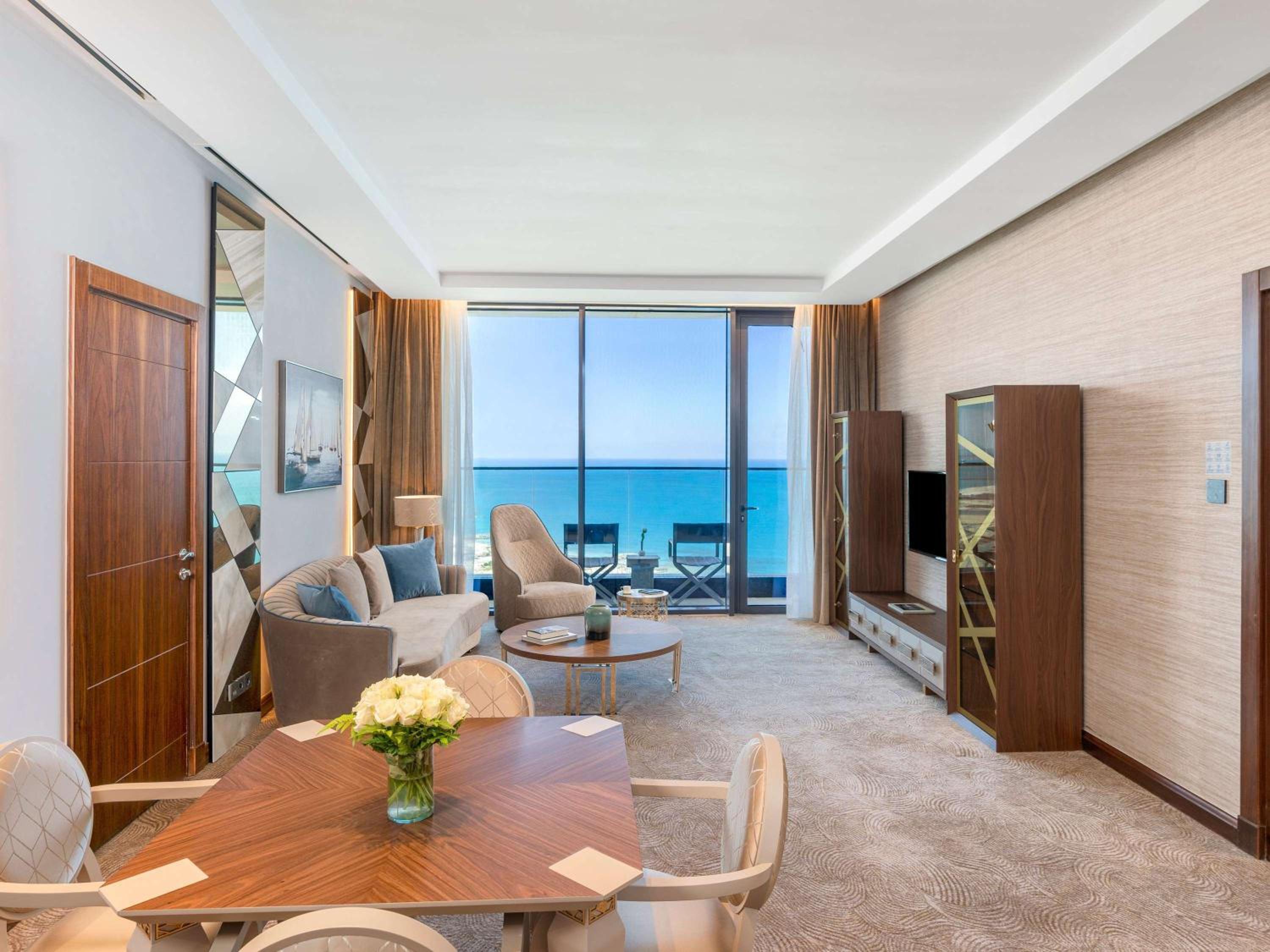 Deluxe Suite - Photo 3