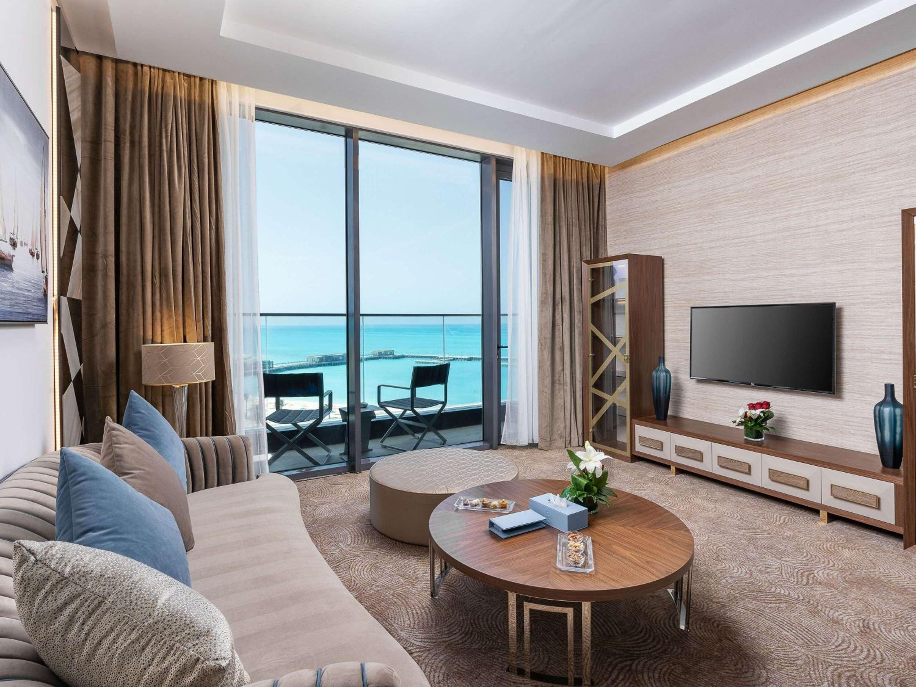 Deluxe Suite - Photo 7