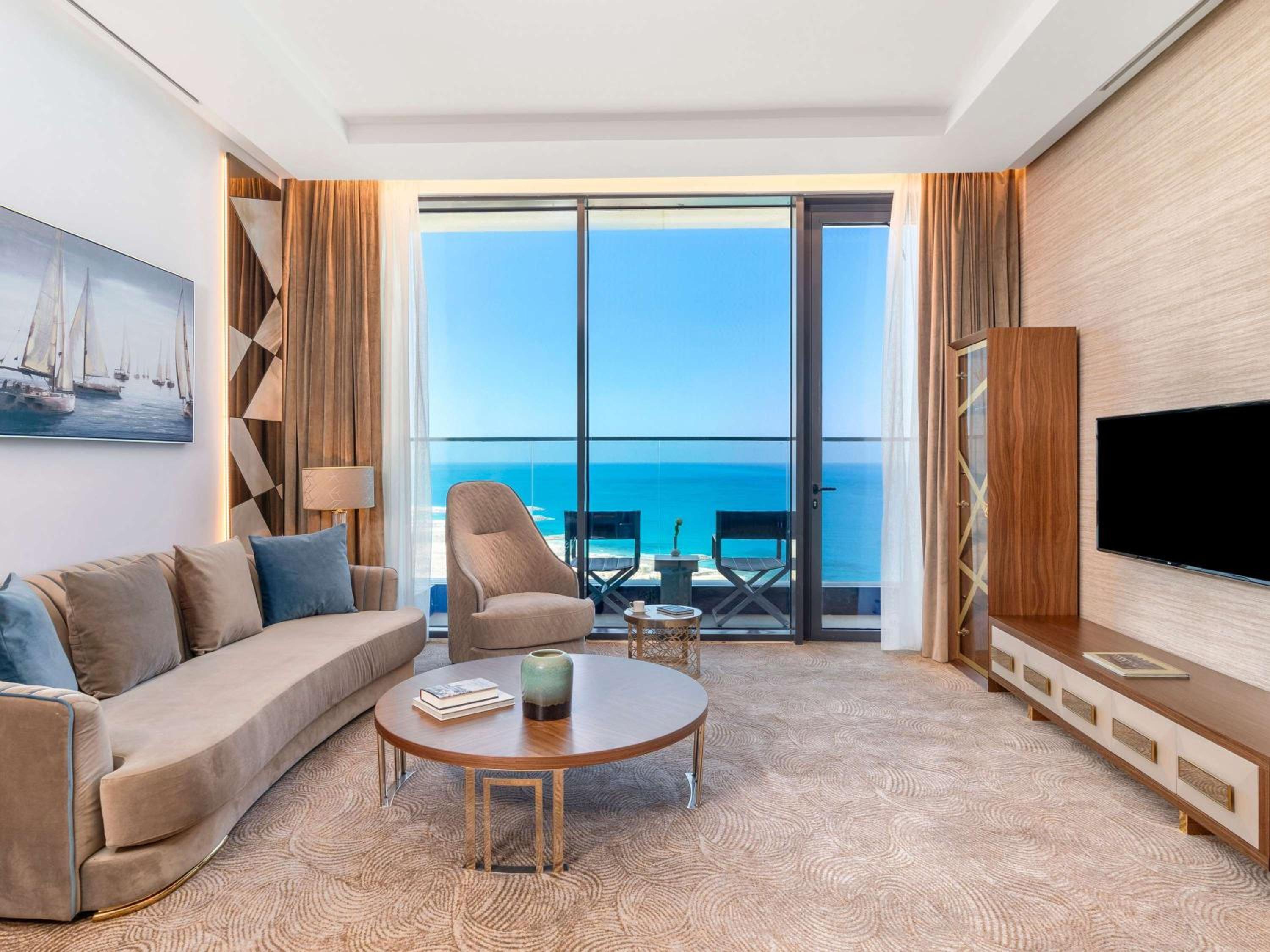 Deluxe Suite - Photo 8