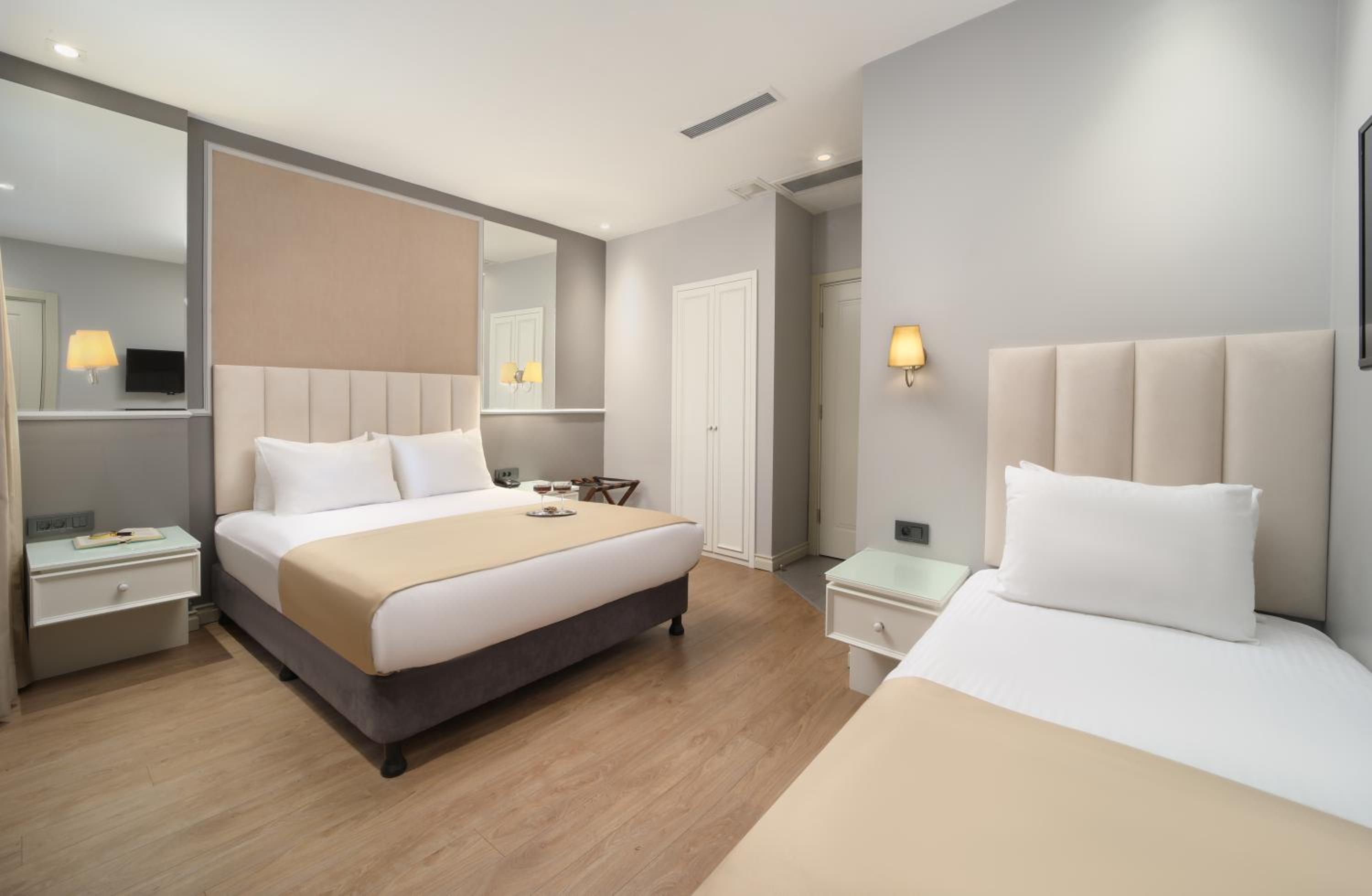 Standard Triple Room photo 2