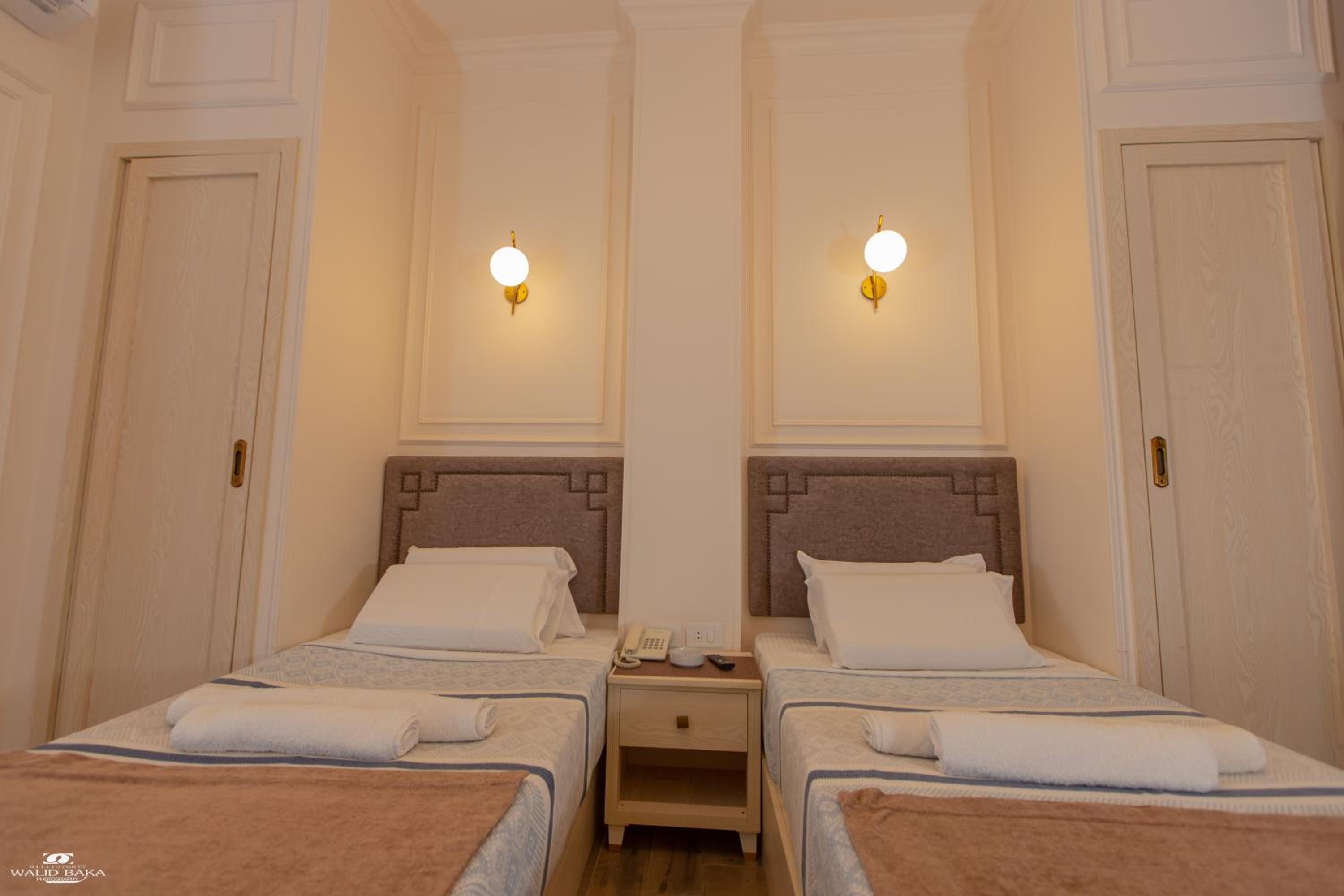 Deluxe Double Room - Photo 8