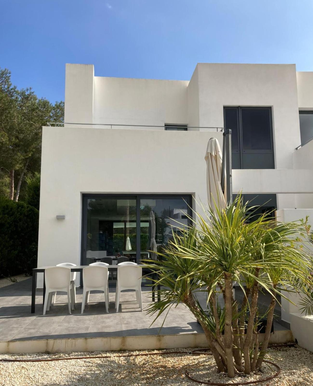 Villa photo 2