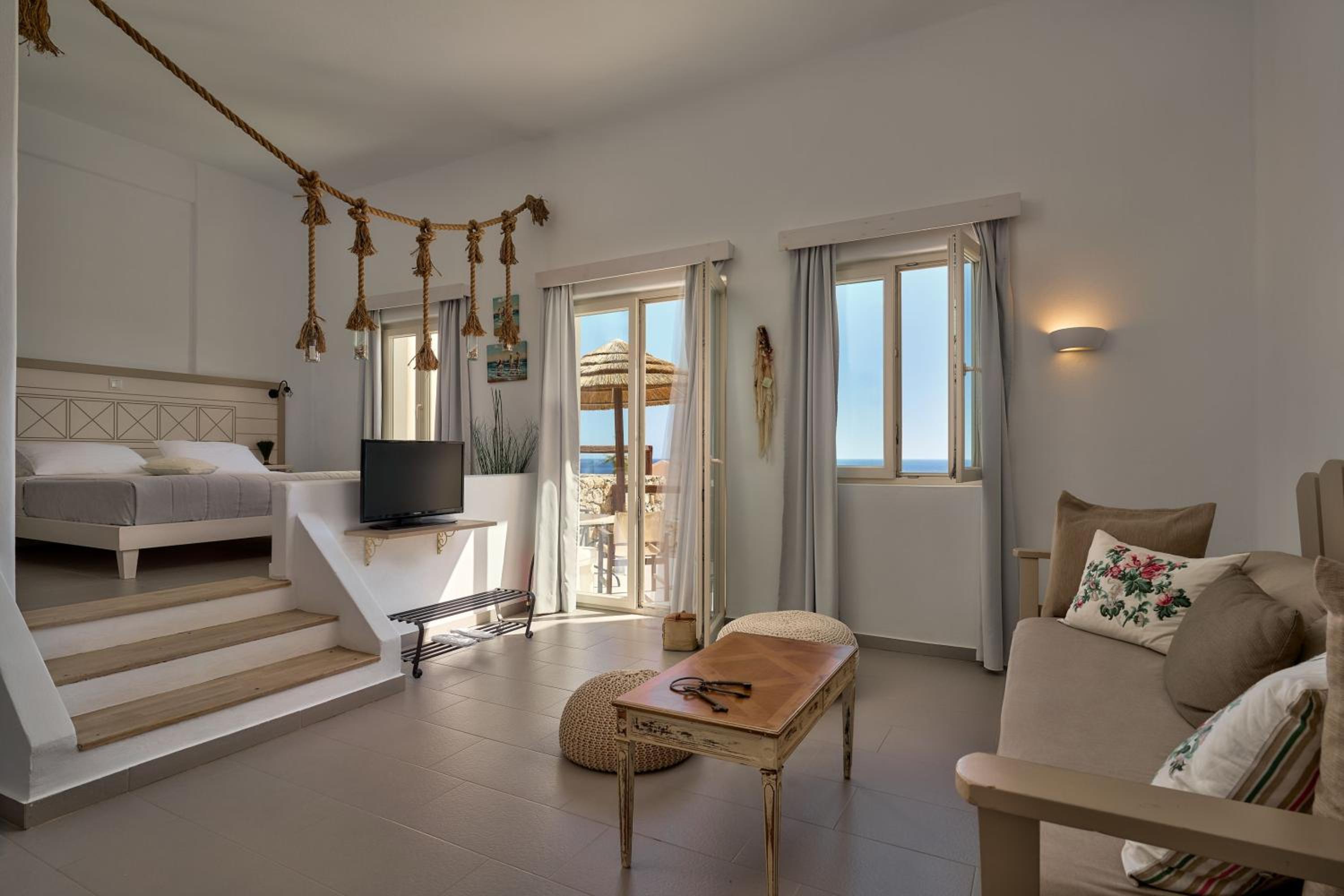 Poolfront Open Plan Suite with Sea View