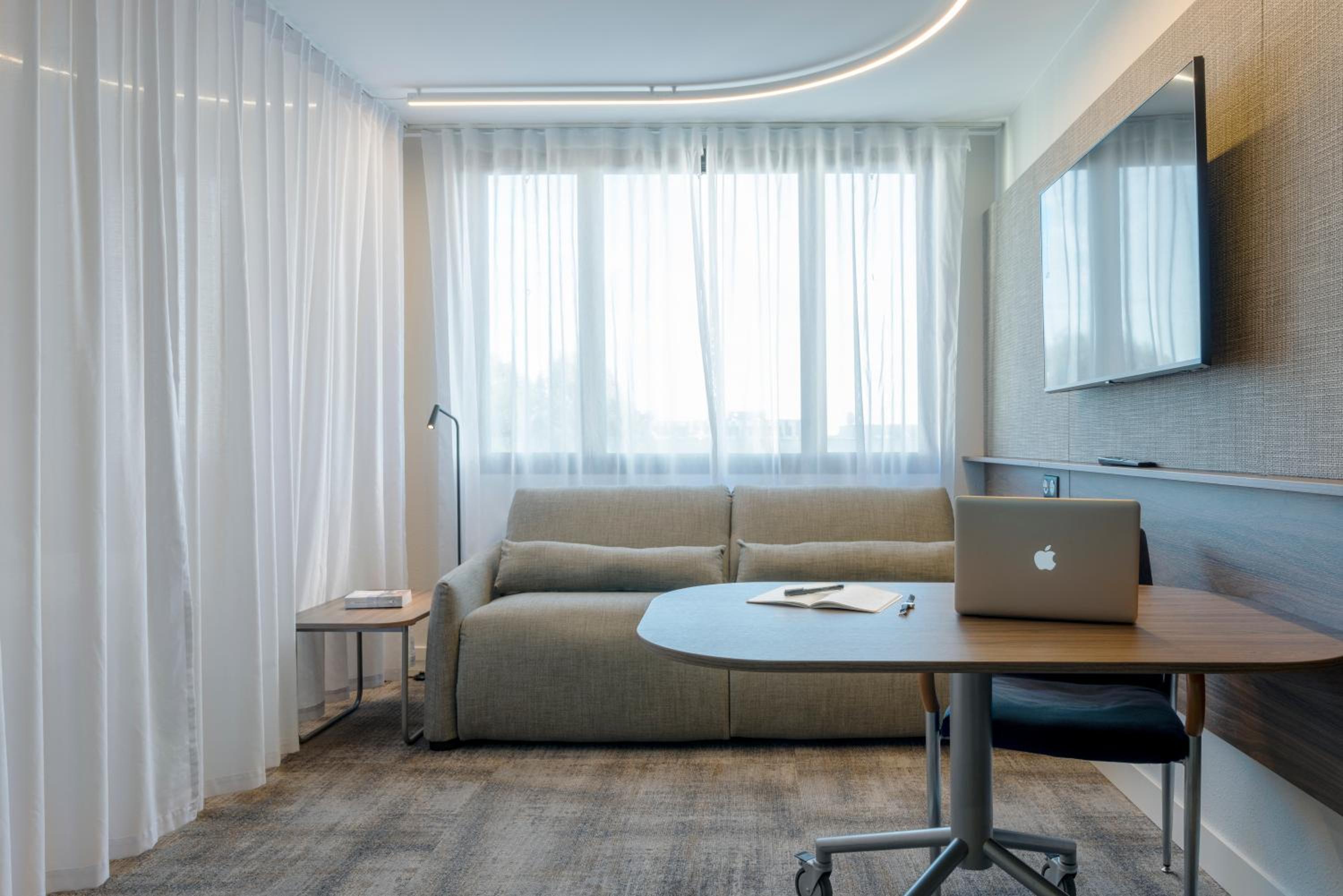 Superior Suite with 1 Double Bed and 1 Sofa Bed - Photo 2