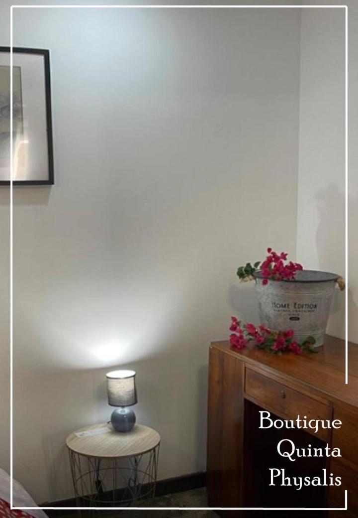 Large Double Room - Photo 9