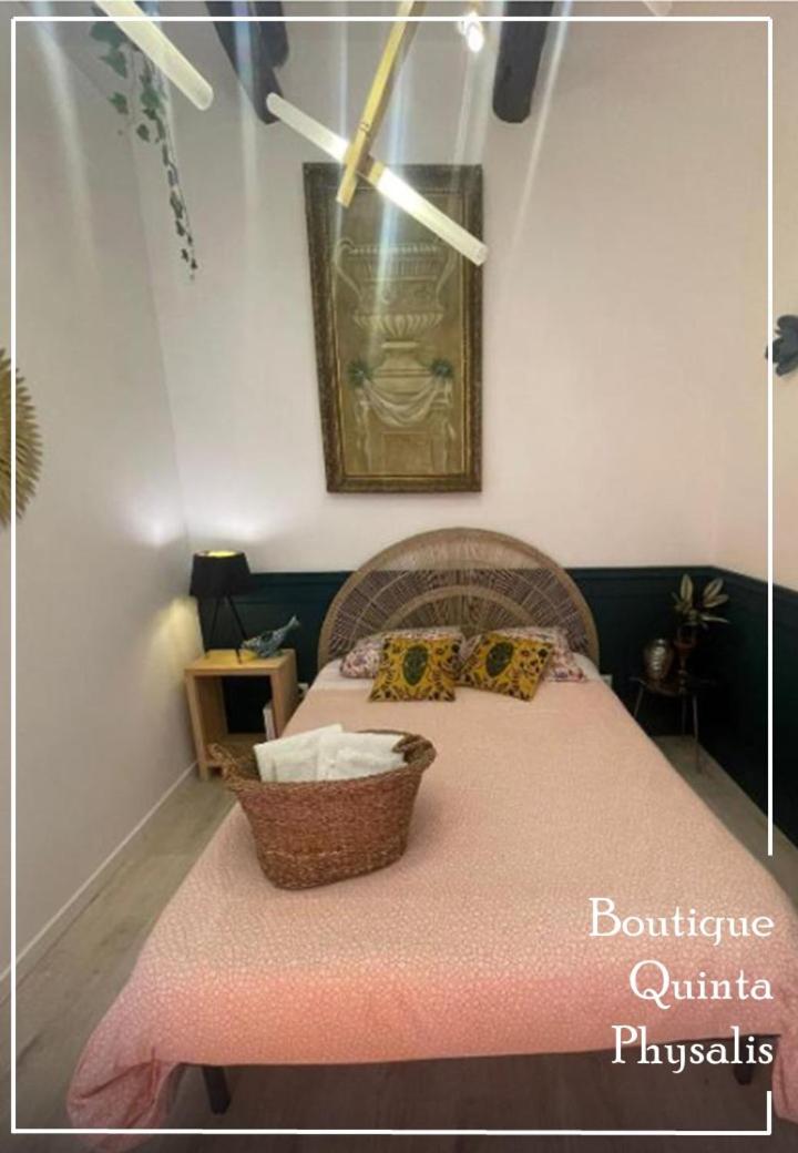 Double Room with Private External Bathroom photo 2