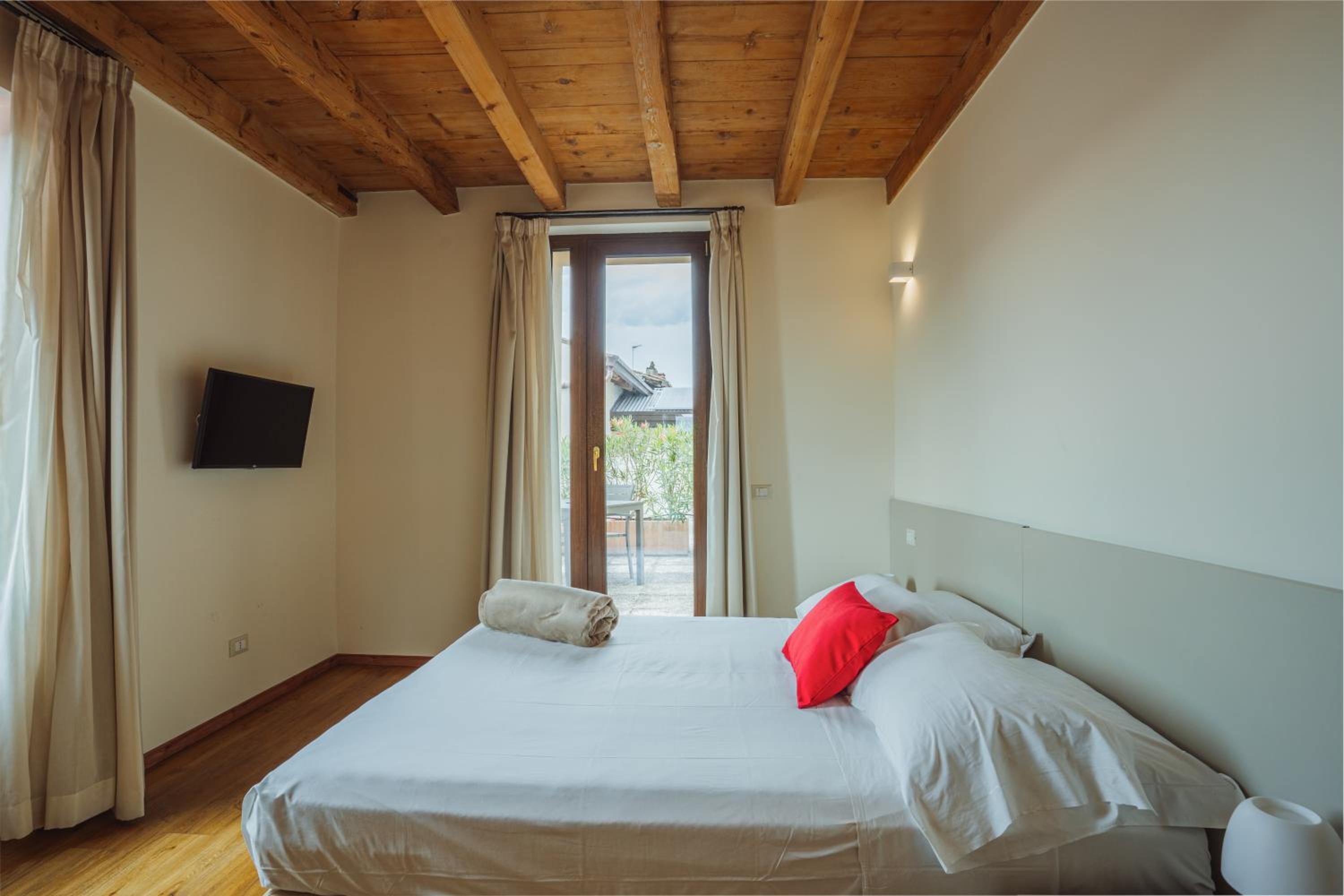 Superior Double Room with Terrace or Garden photo 1