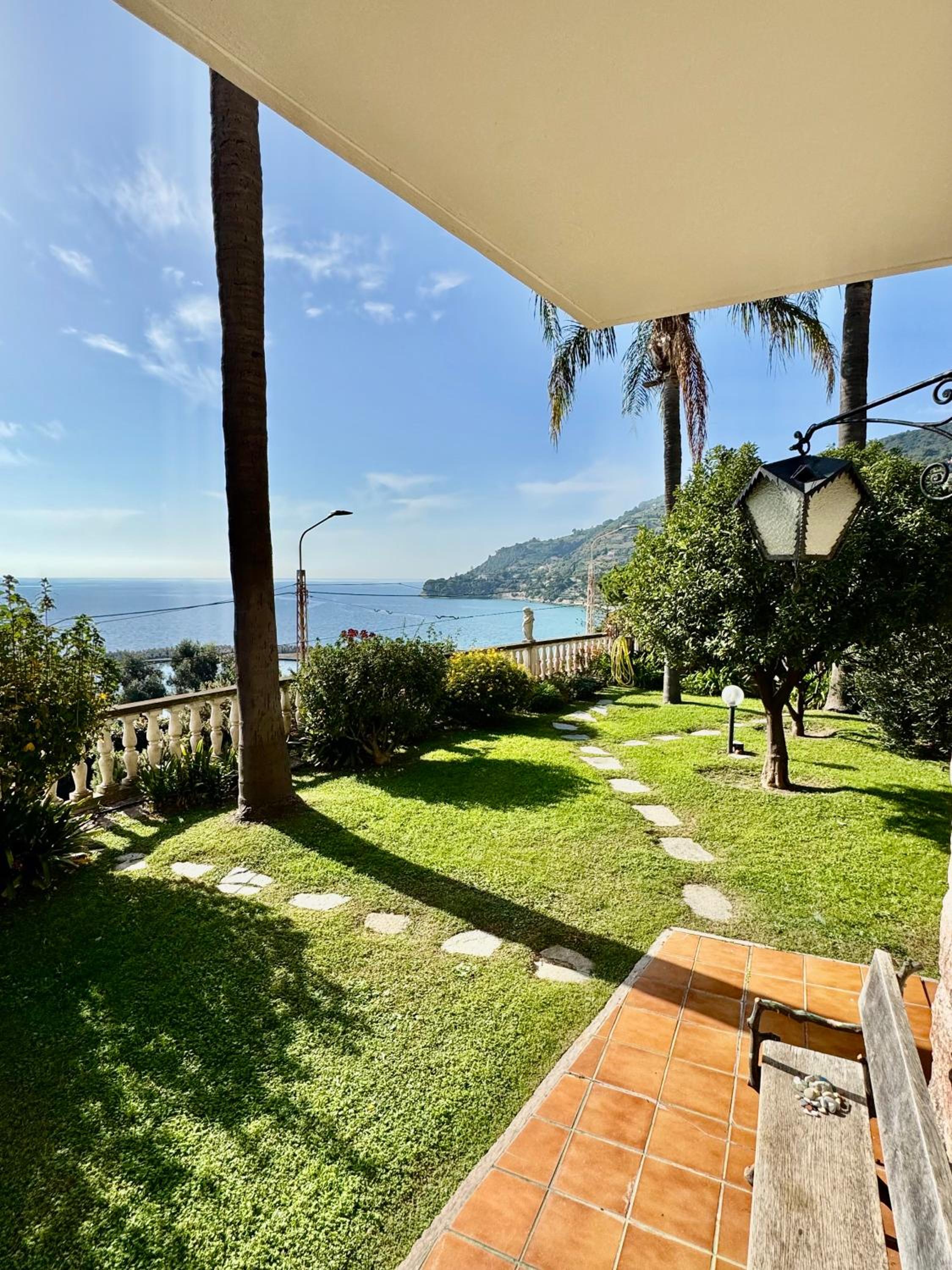 Three-Bedroom Apartment With Ocean View photo 2