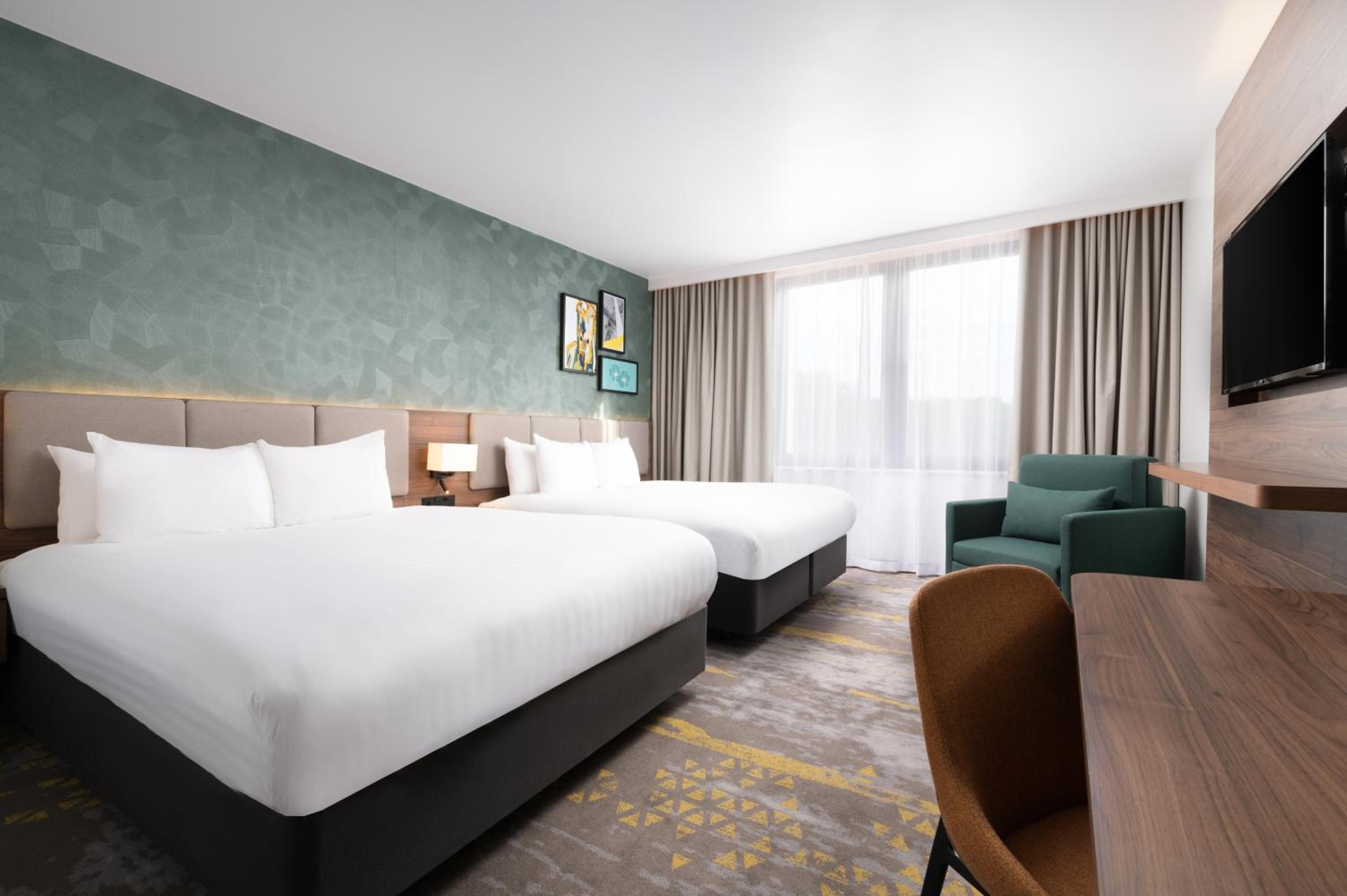 Standard King Room with Two King Beds and Sofa Bed - Photo 1