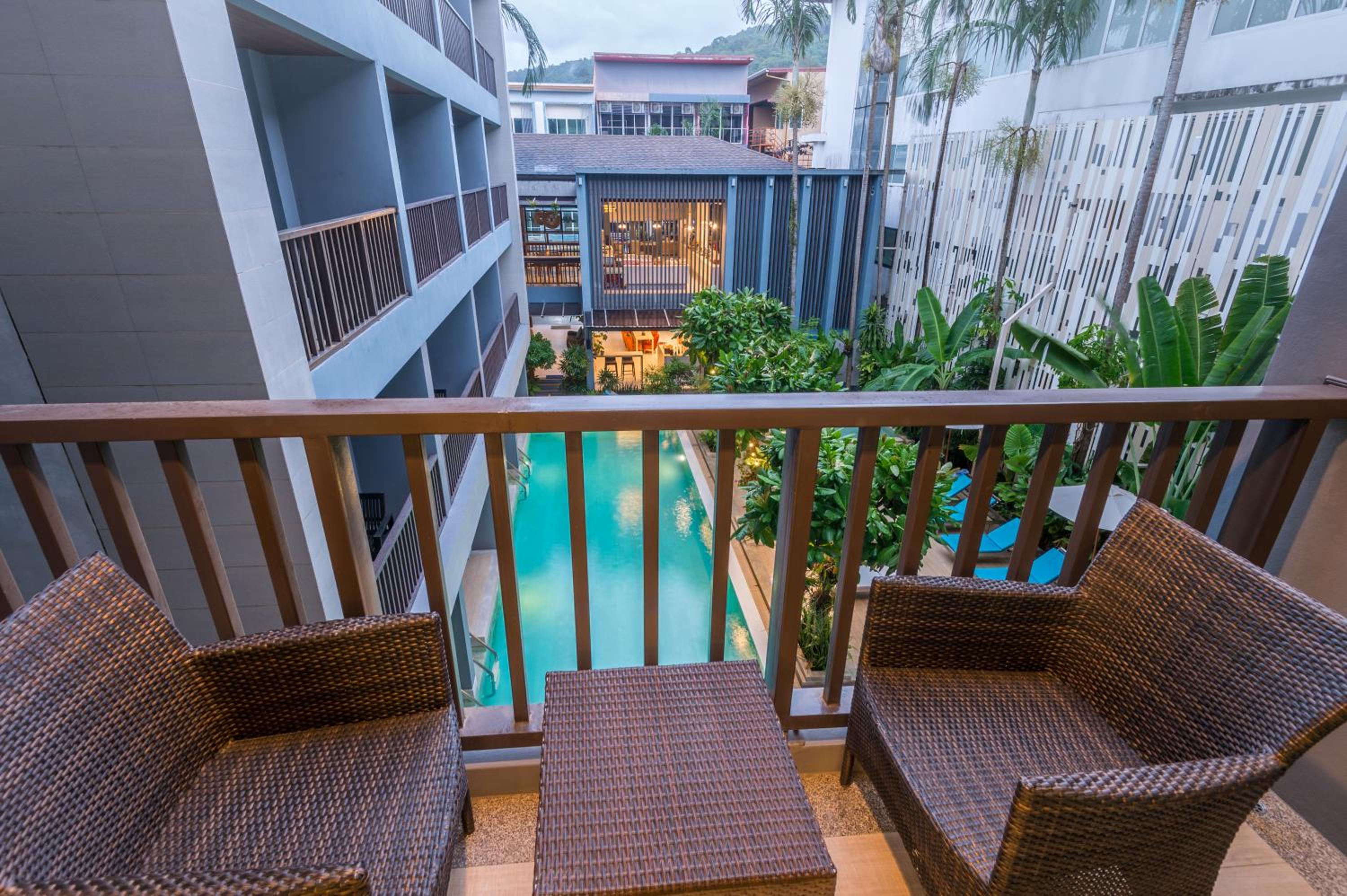Deluxe Double or Twin Room with Pool View - Photo 2
