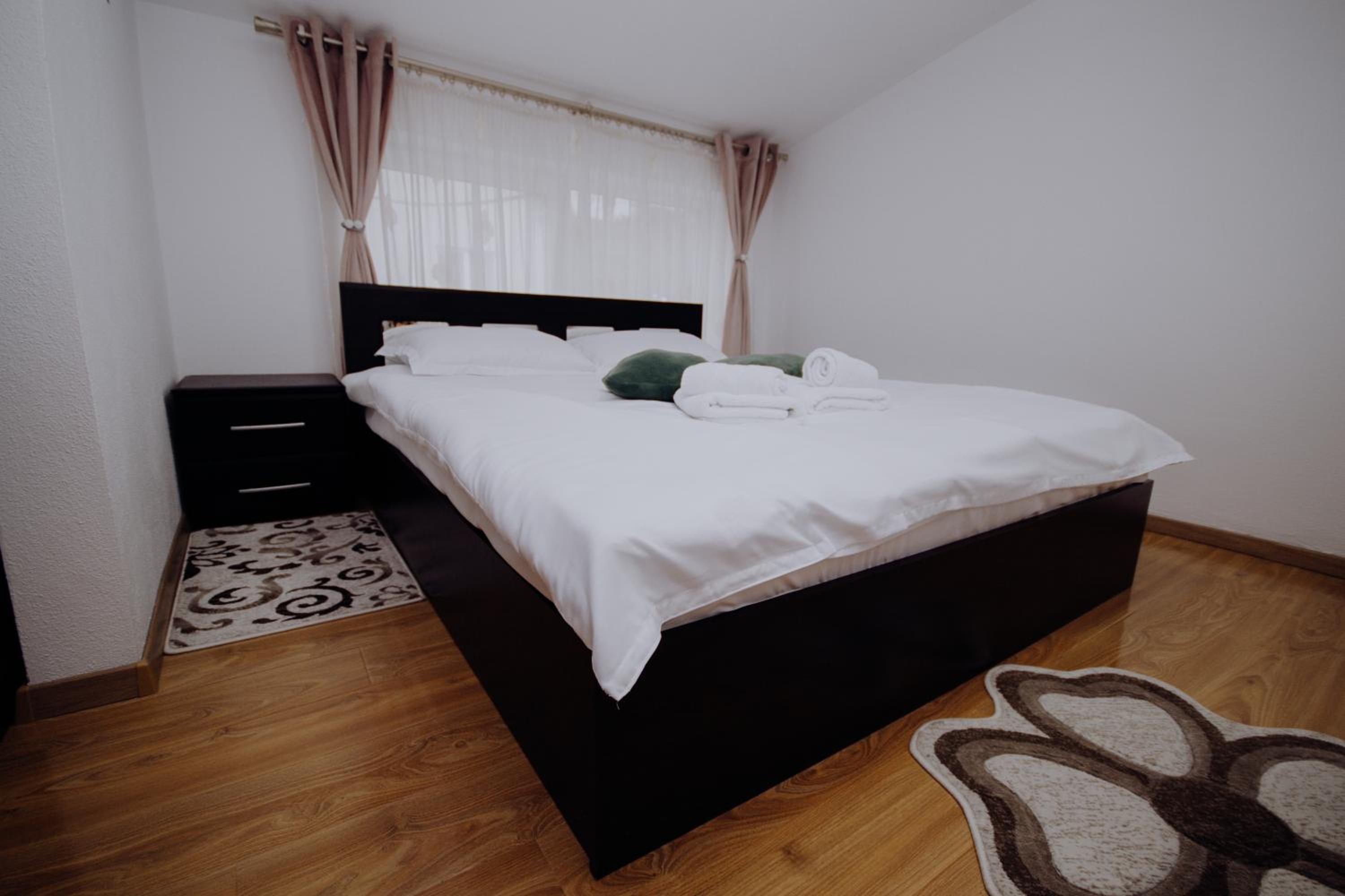 Three-Bedroom House photo 3