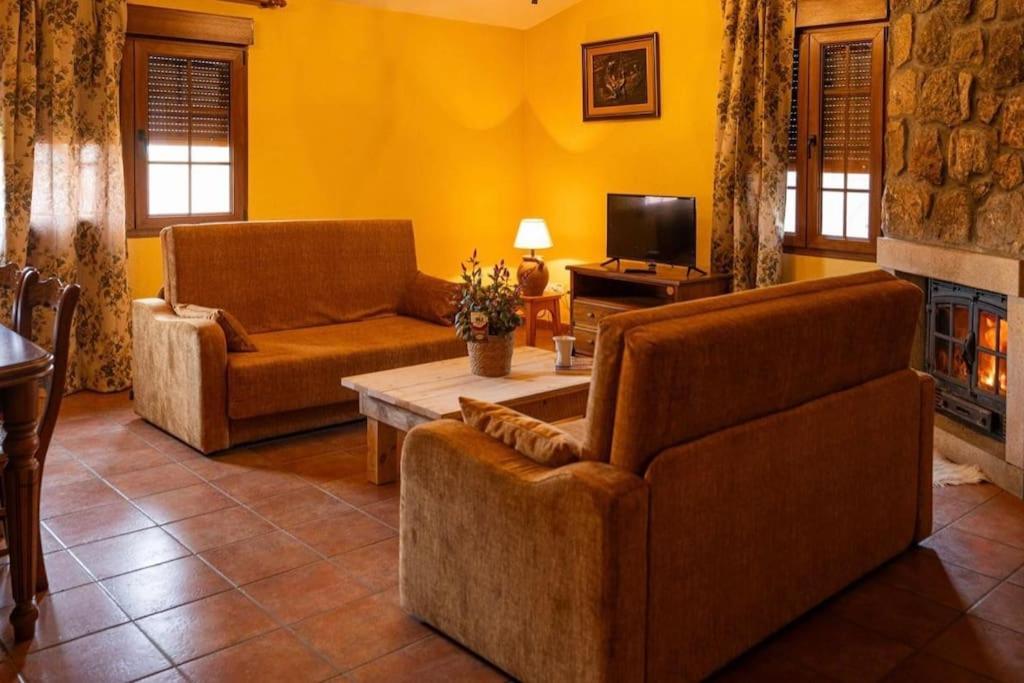Three-Bedroom House photo 3