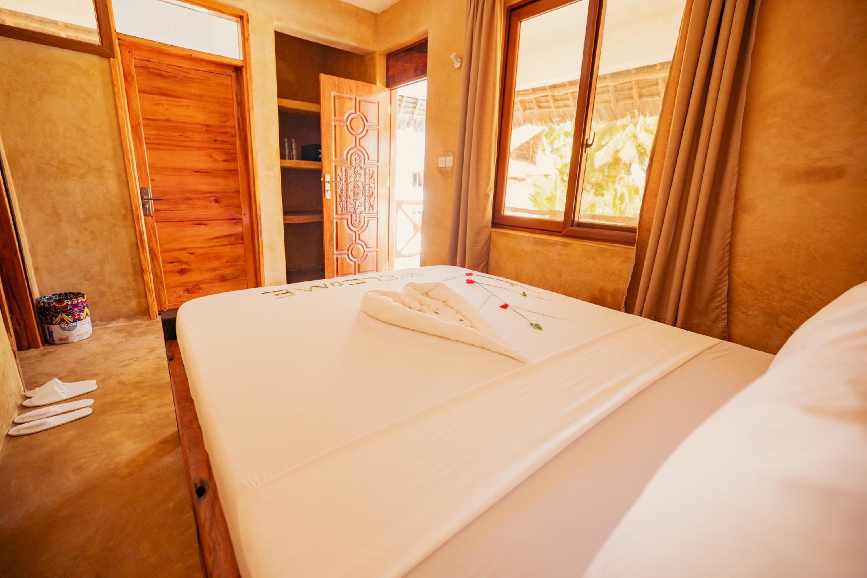 Standard Double Room - Photo 6