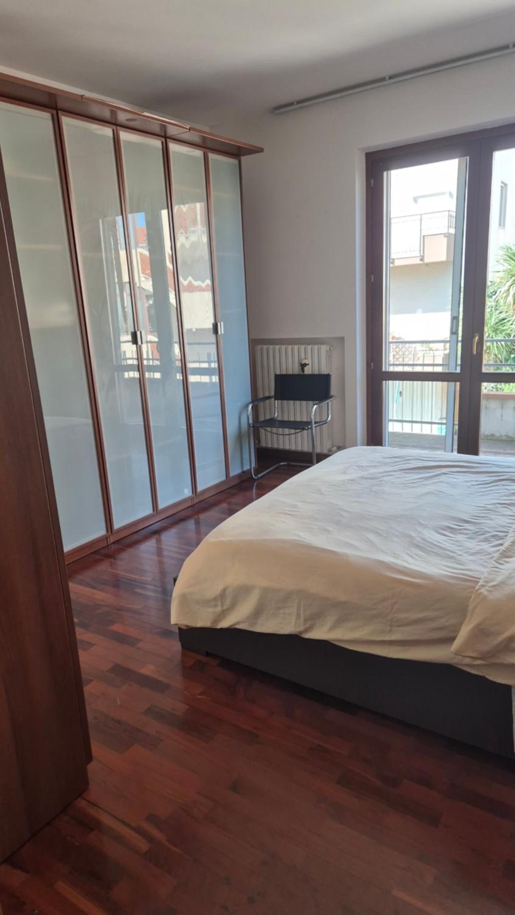 Double Room with Shared Bathroom photo 2