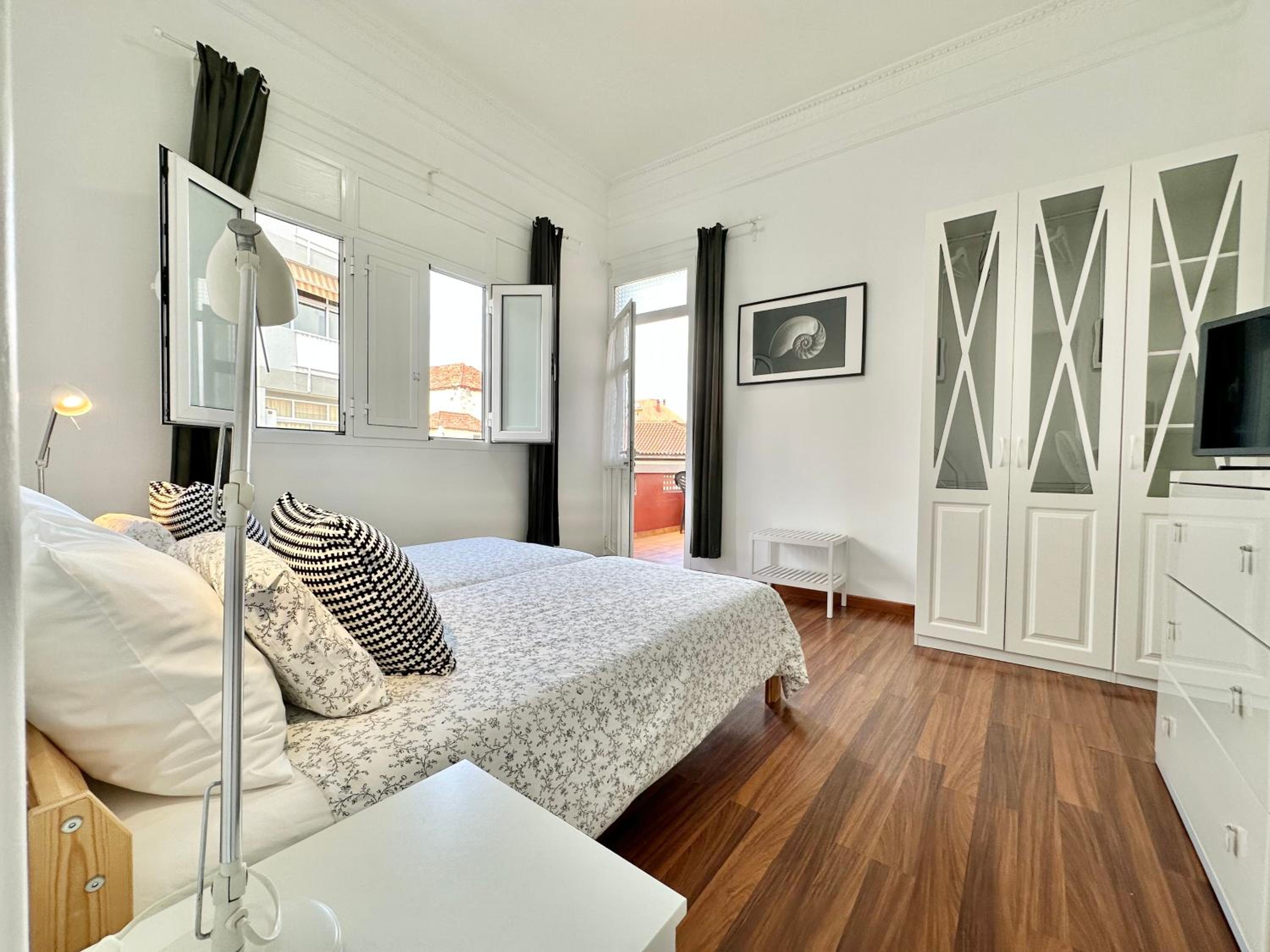 Apartamento de una habitación con balcón