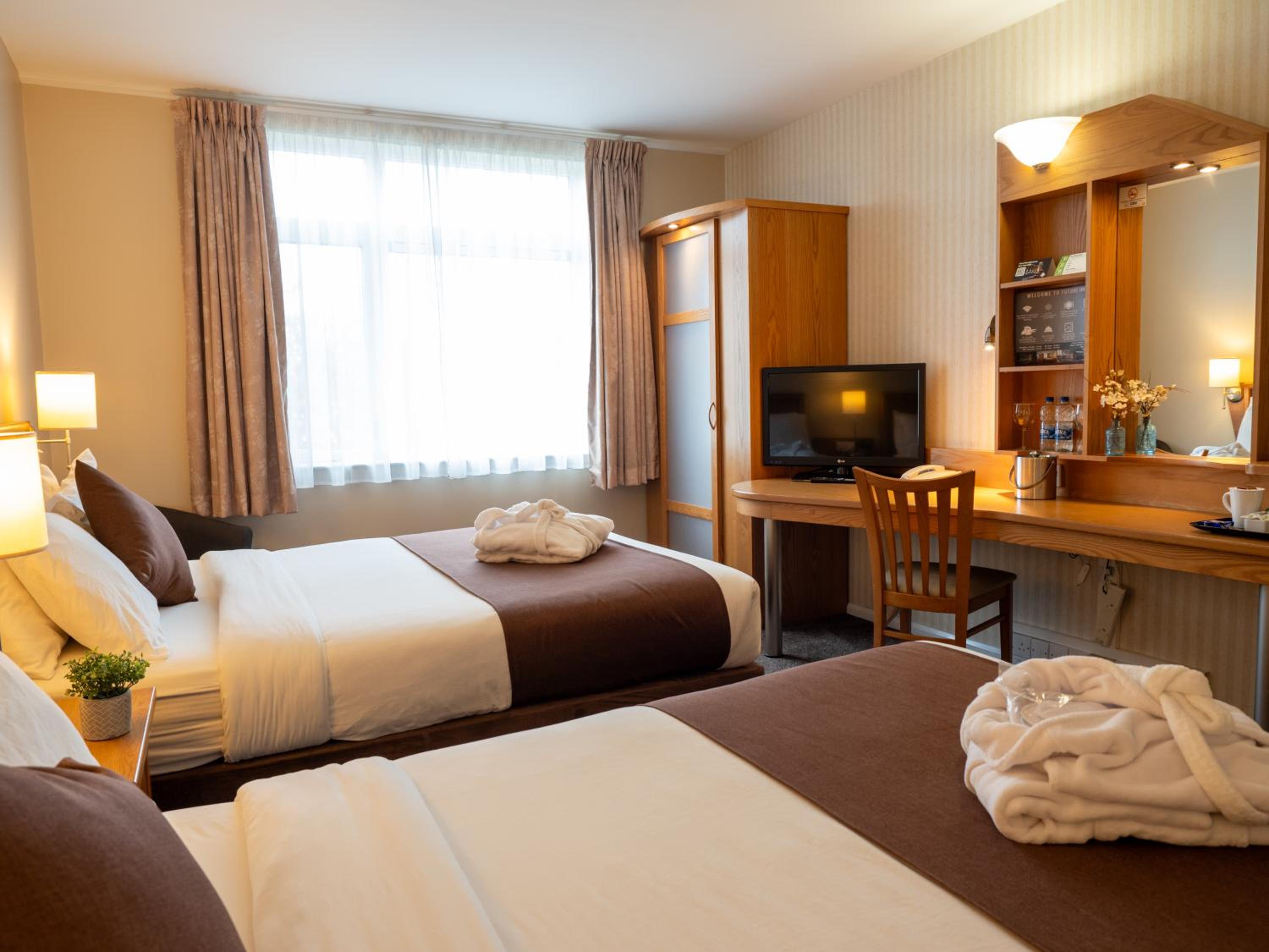 Twin Room - Photo 4