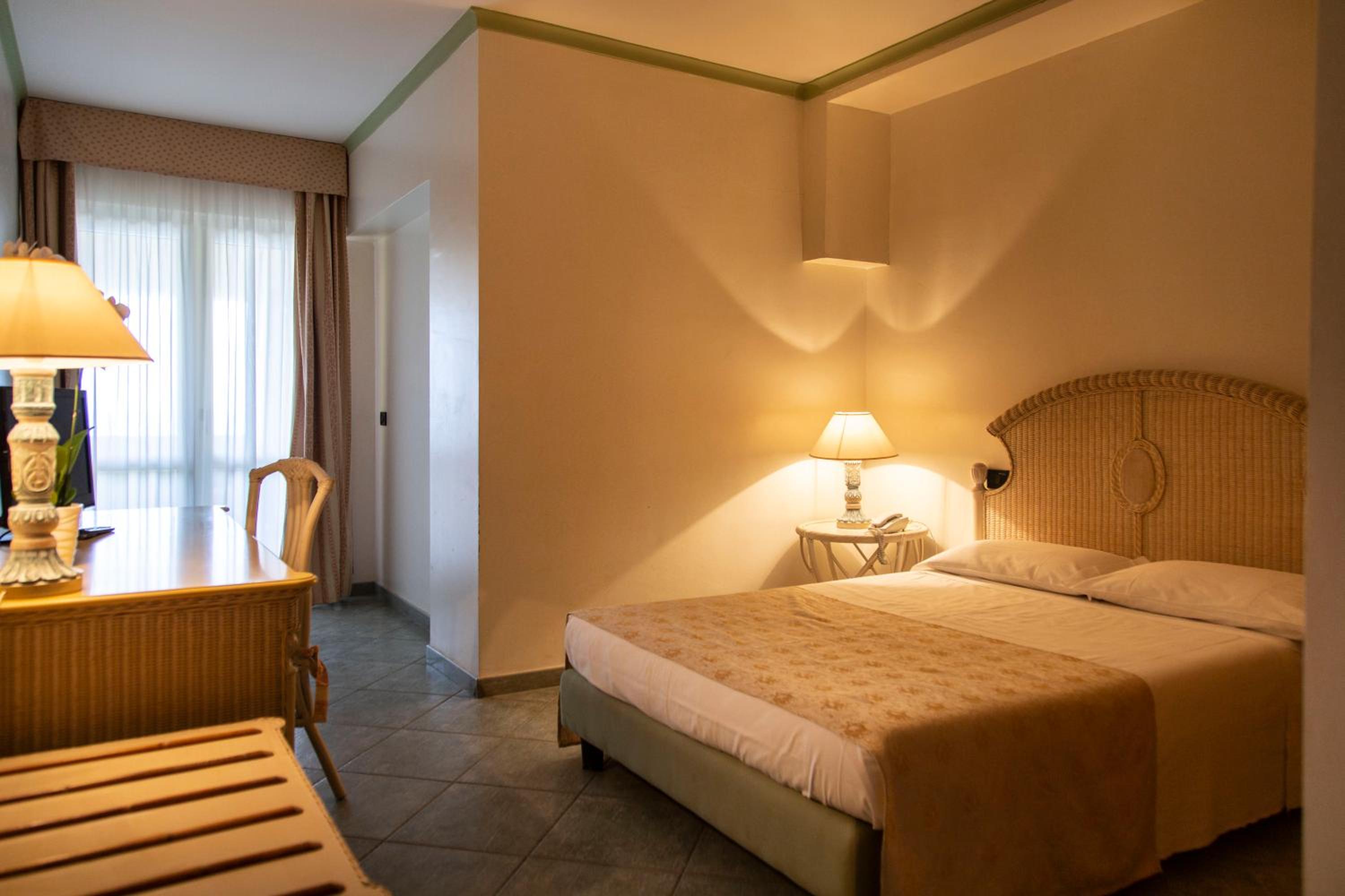 Standard Double or Twin Room with Sea View photo 1