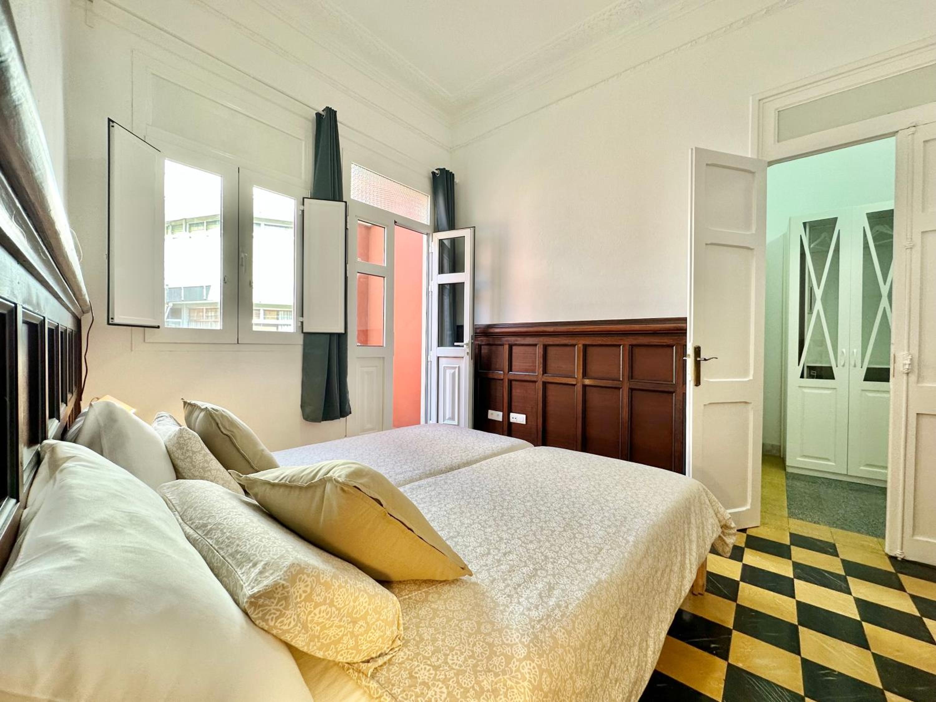 Apartamento de una habitación con balcón