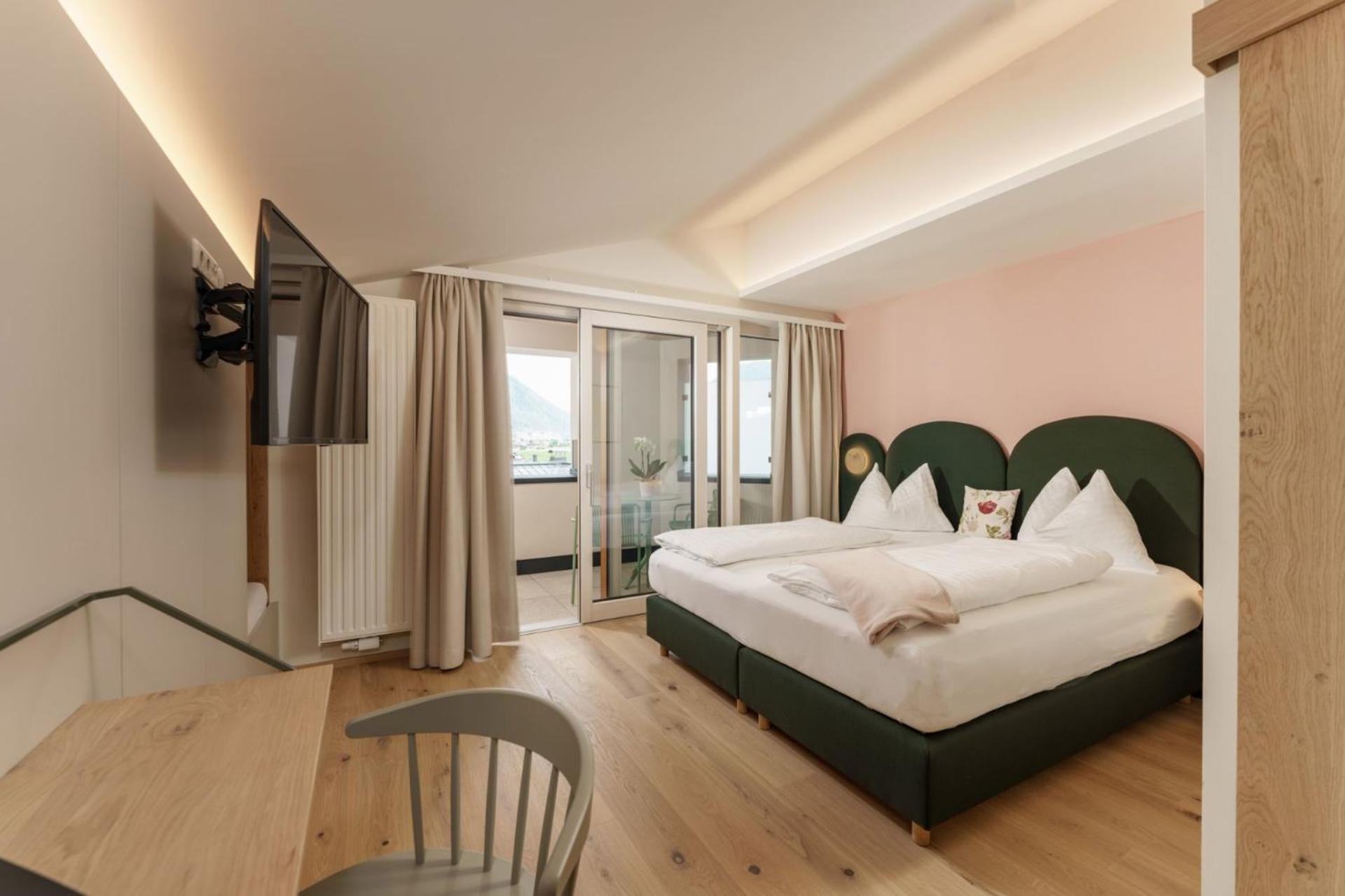 Deluxe Double Room photo 2