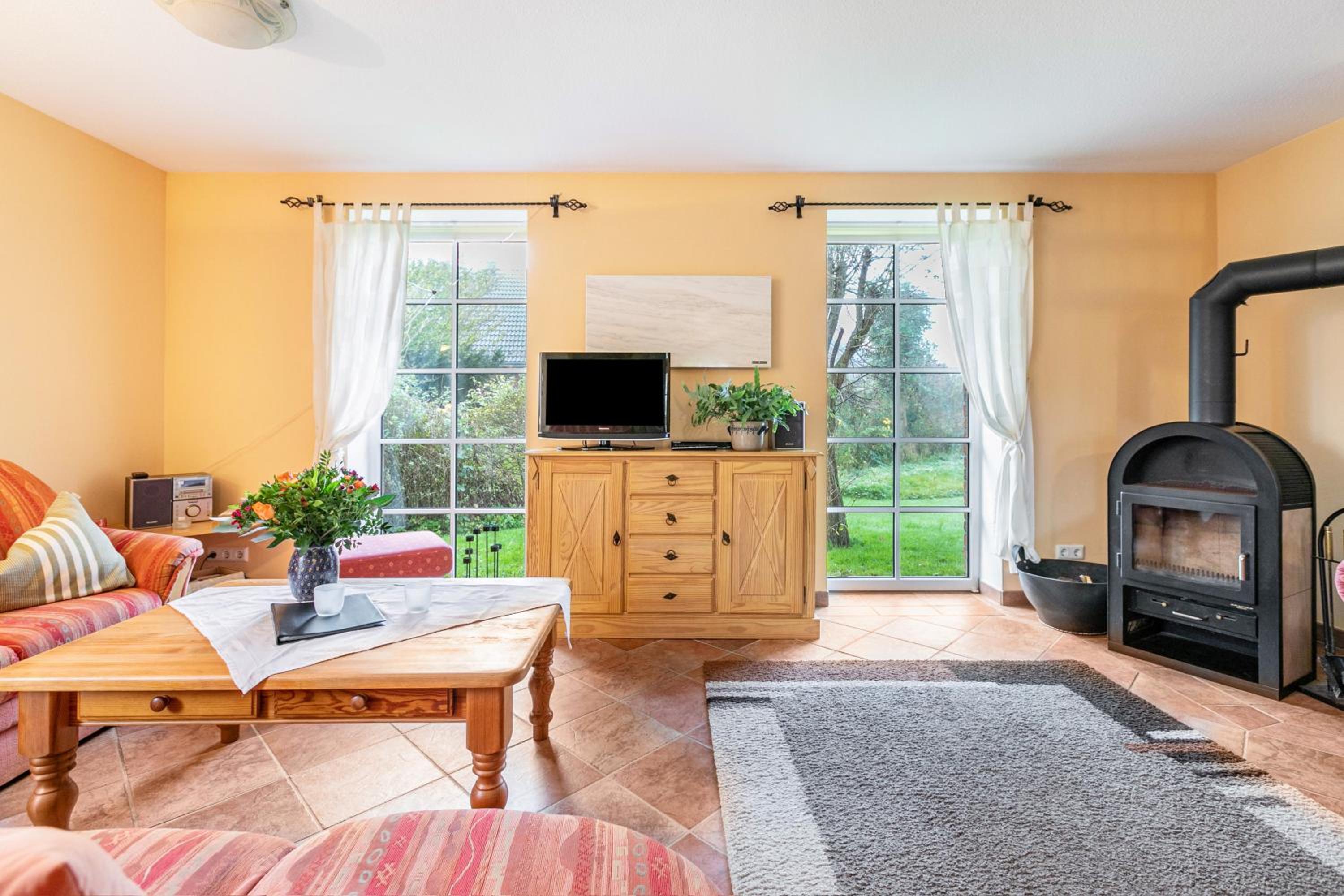 One-Bedroom House photo 1