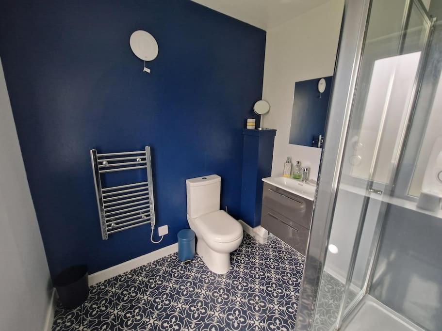 Three-Bedroom House photo 2
