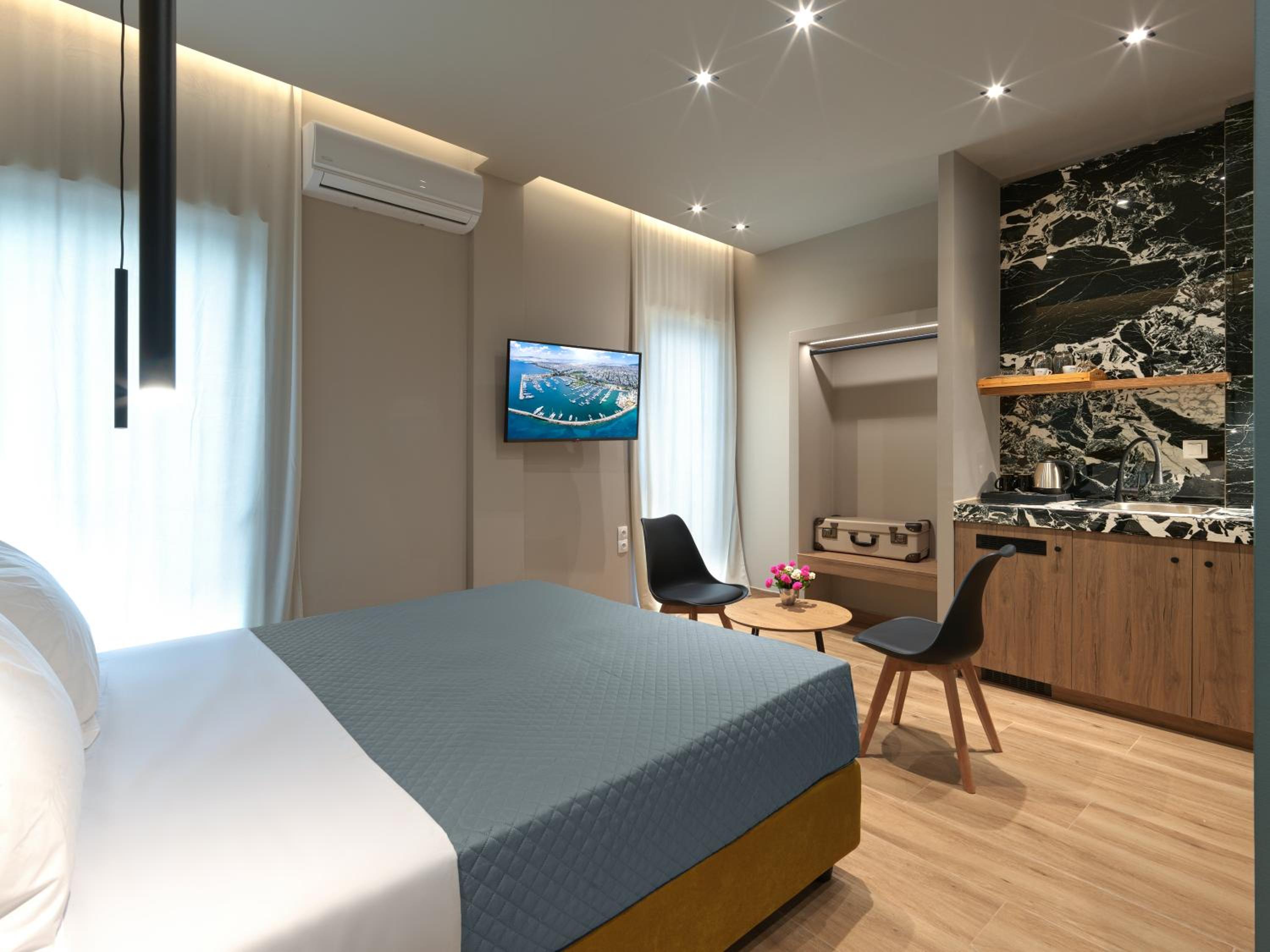 Deluxe Suite photo 1