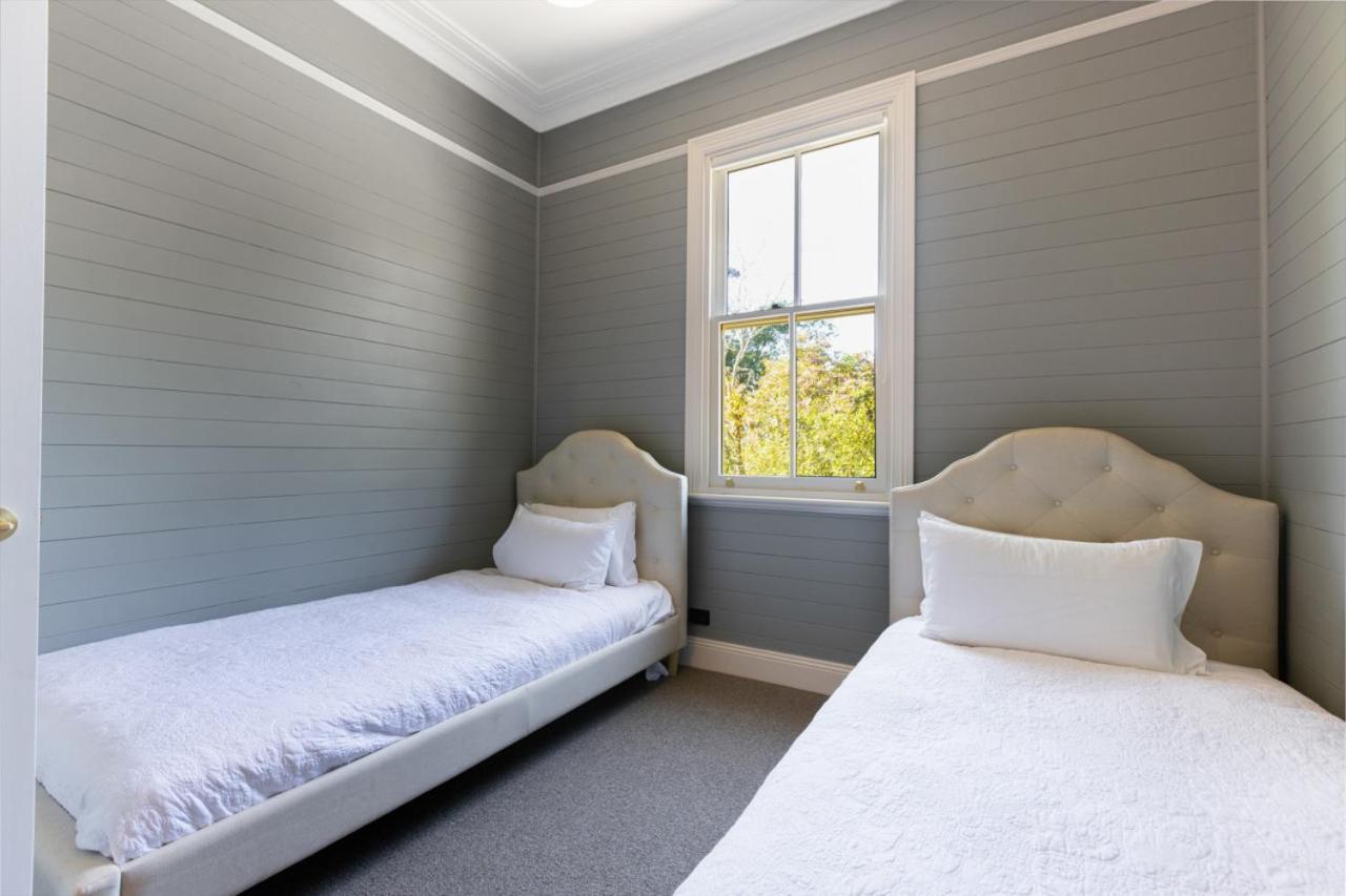 Three-Bedroom House photo 2