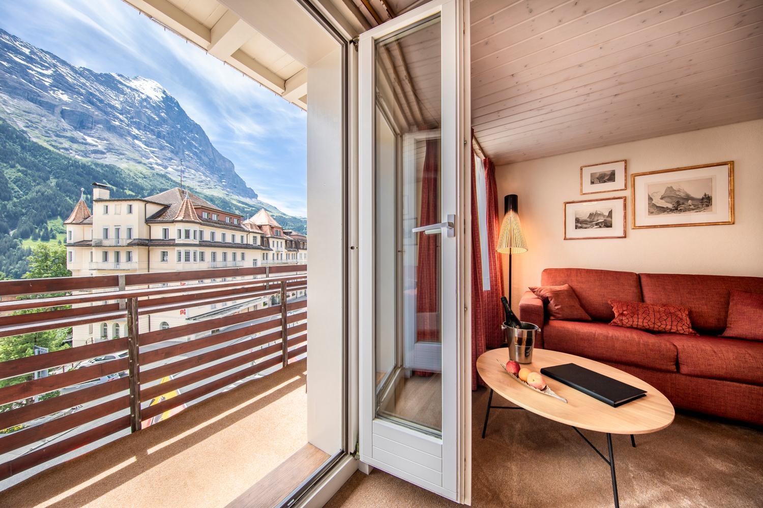 Deluxe Double Room Eiger View with balcony - Photo 6