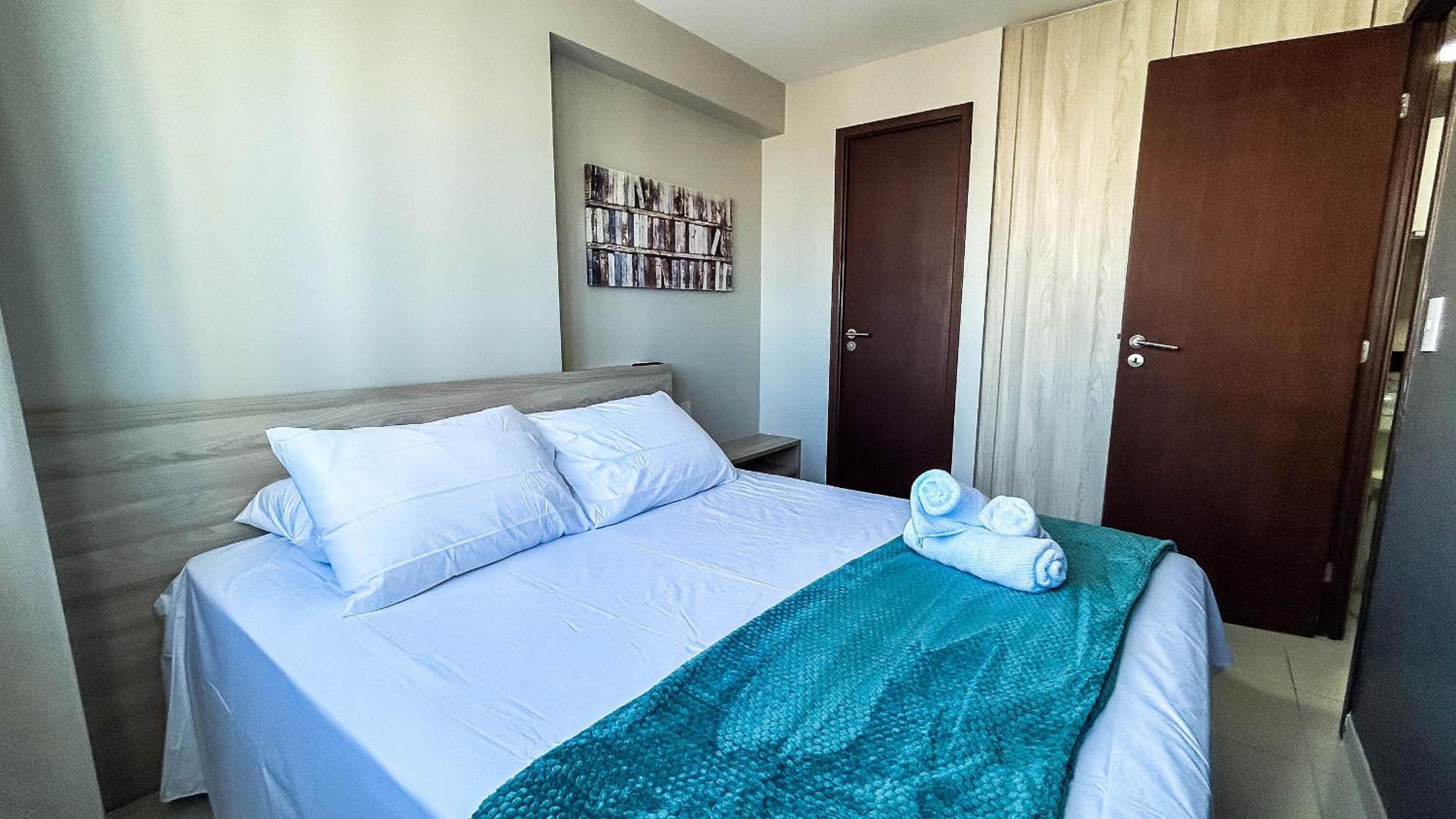 Deluxe One-Bedroom Apartment