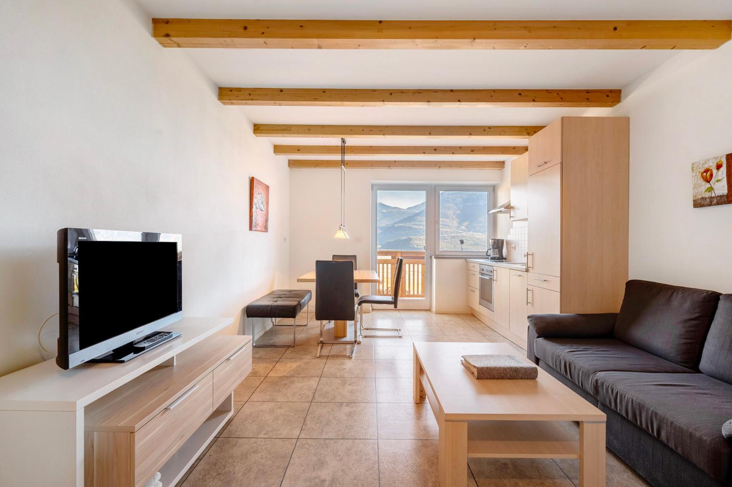 Two-Bedroom Deluxe Apartment with Balcony