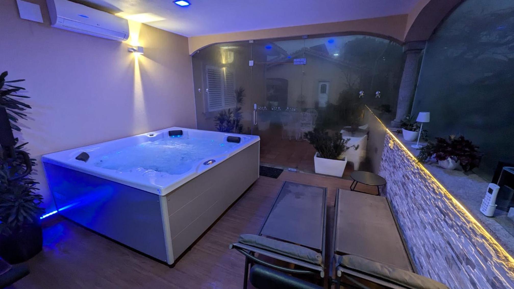 Two-Bedroom House - Photo 14
