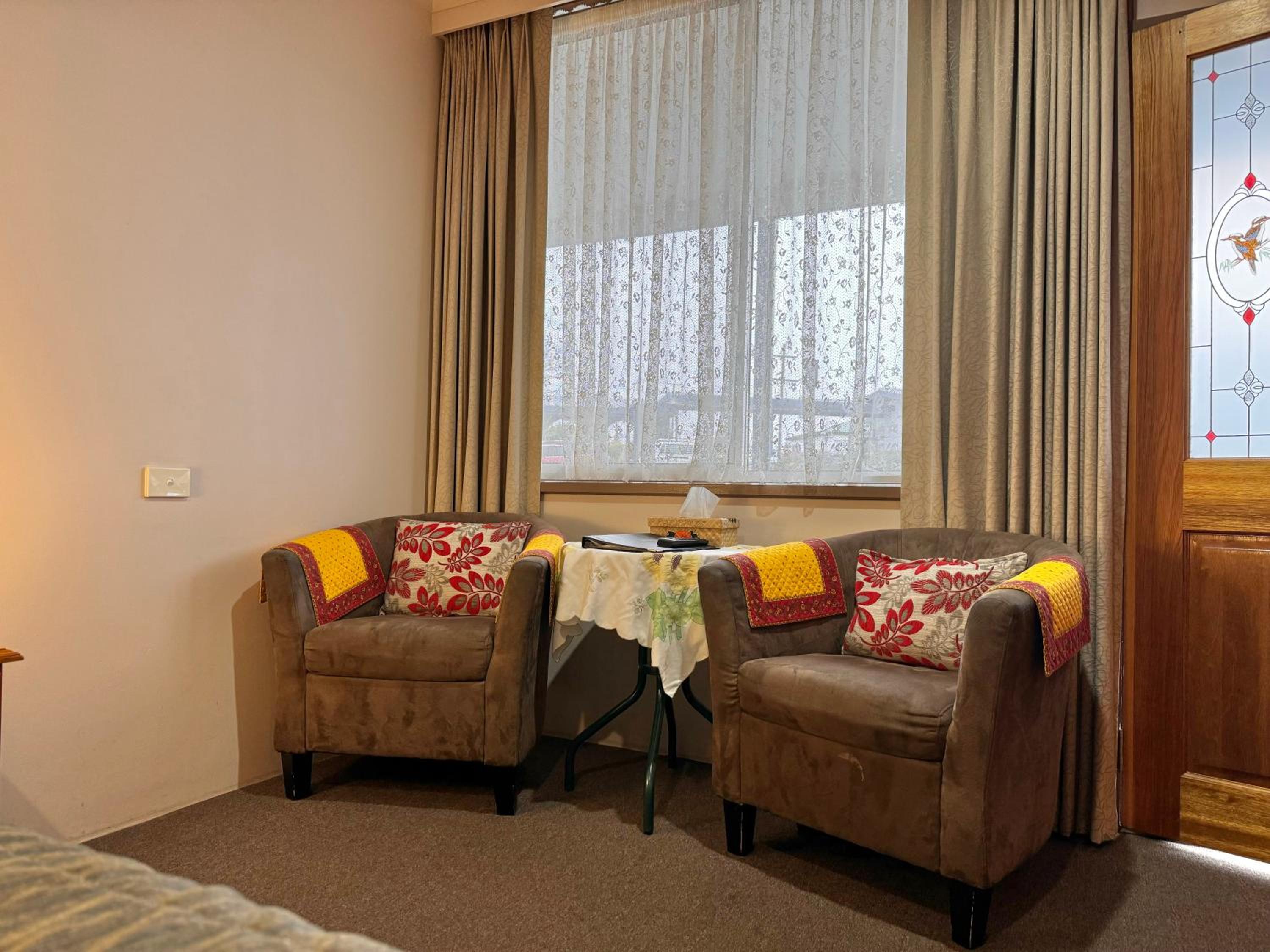 Semi Deluxe Queen Room photo 3