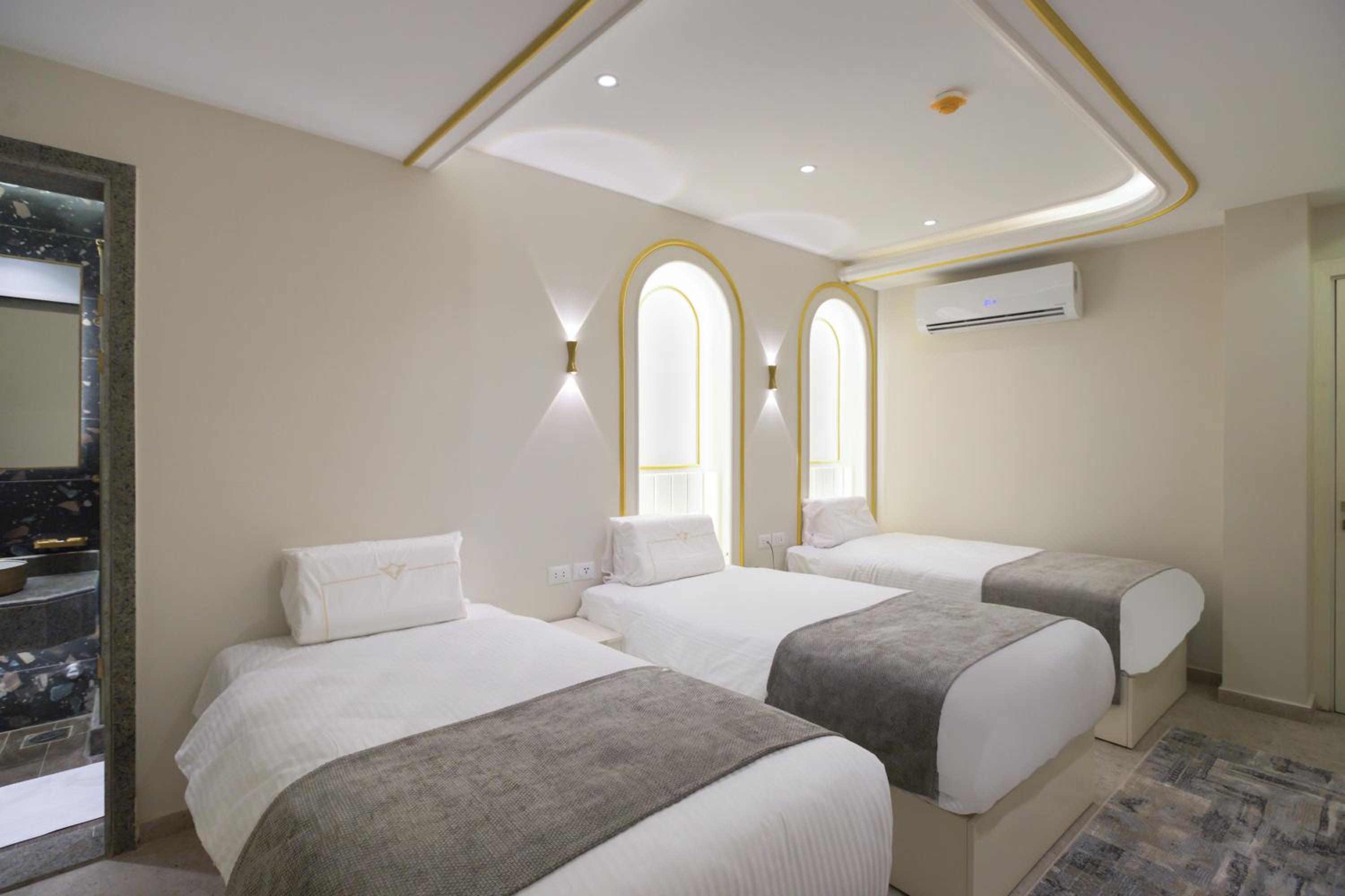Standard Triple Room - Photo 9