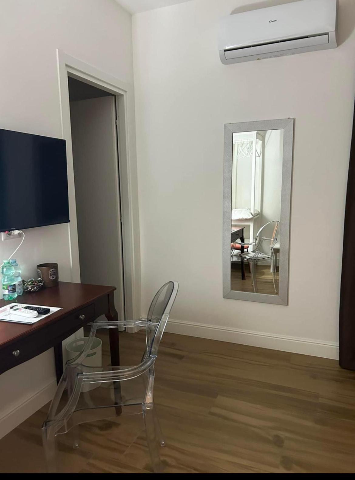 Double Room with Private Bathroom photo 3