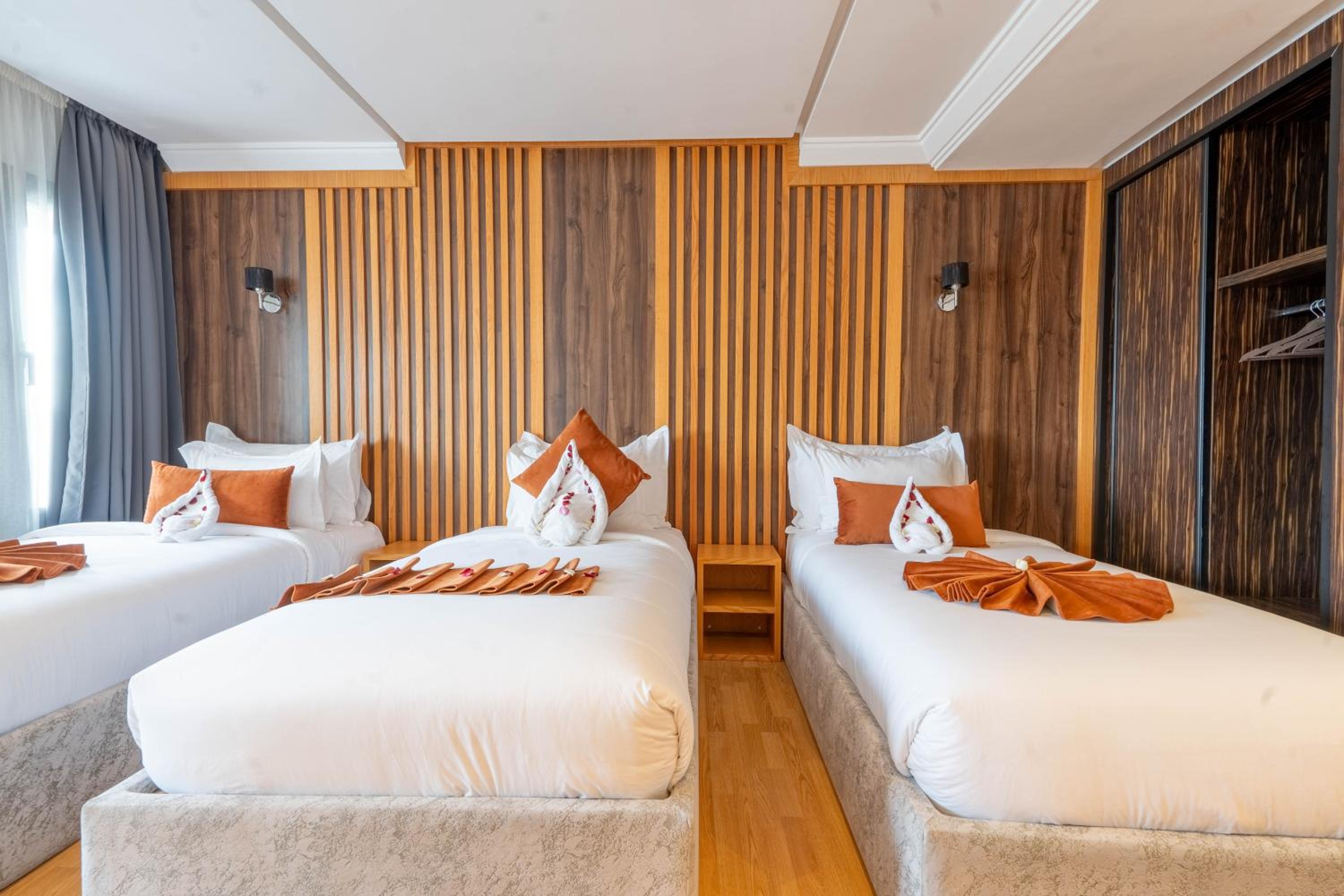 Suite with City View - Photo 1