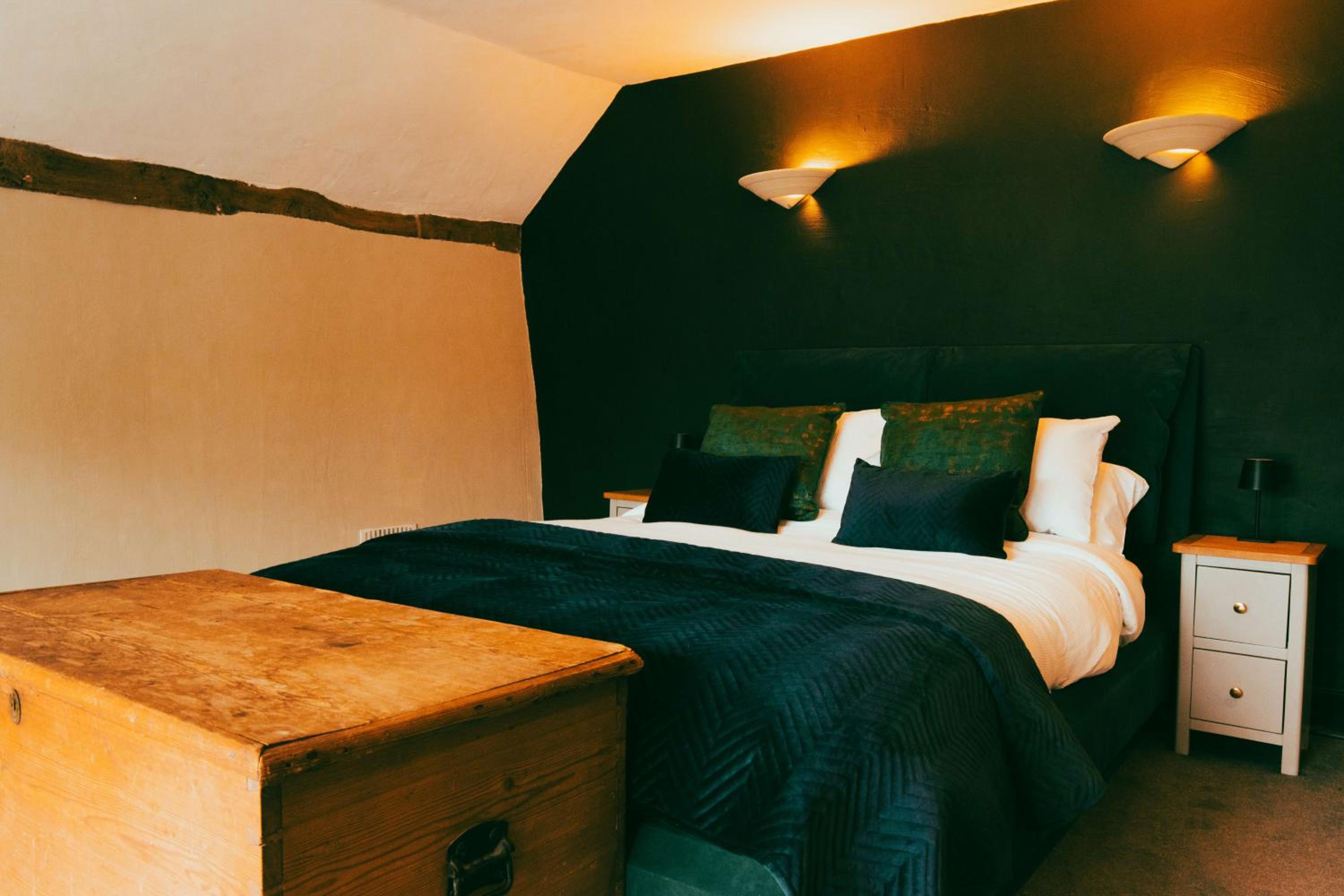 Deluxe King Room photo 1