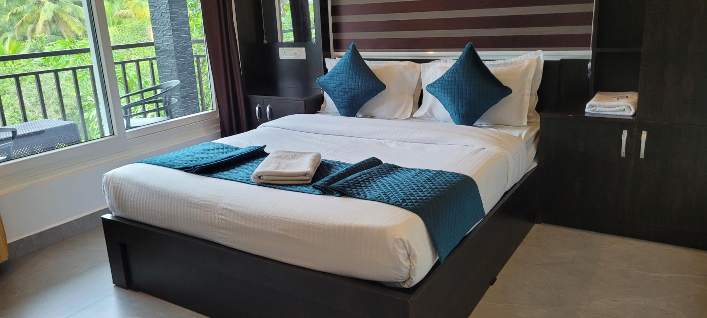 Deluxe Double Room with Balcony
